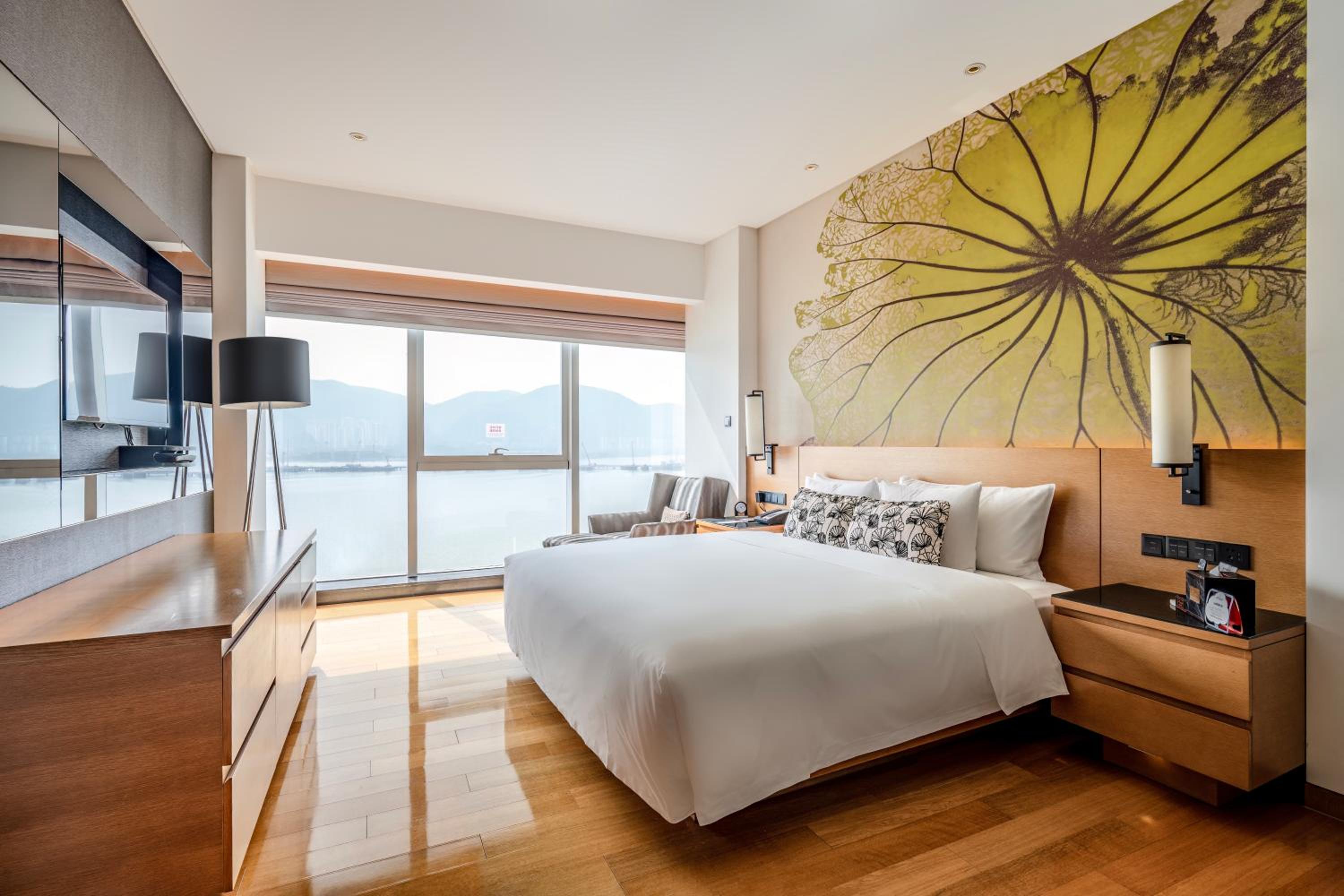 Suite with Lake View photo 2