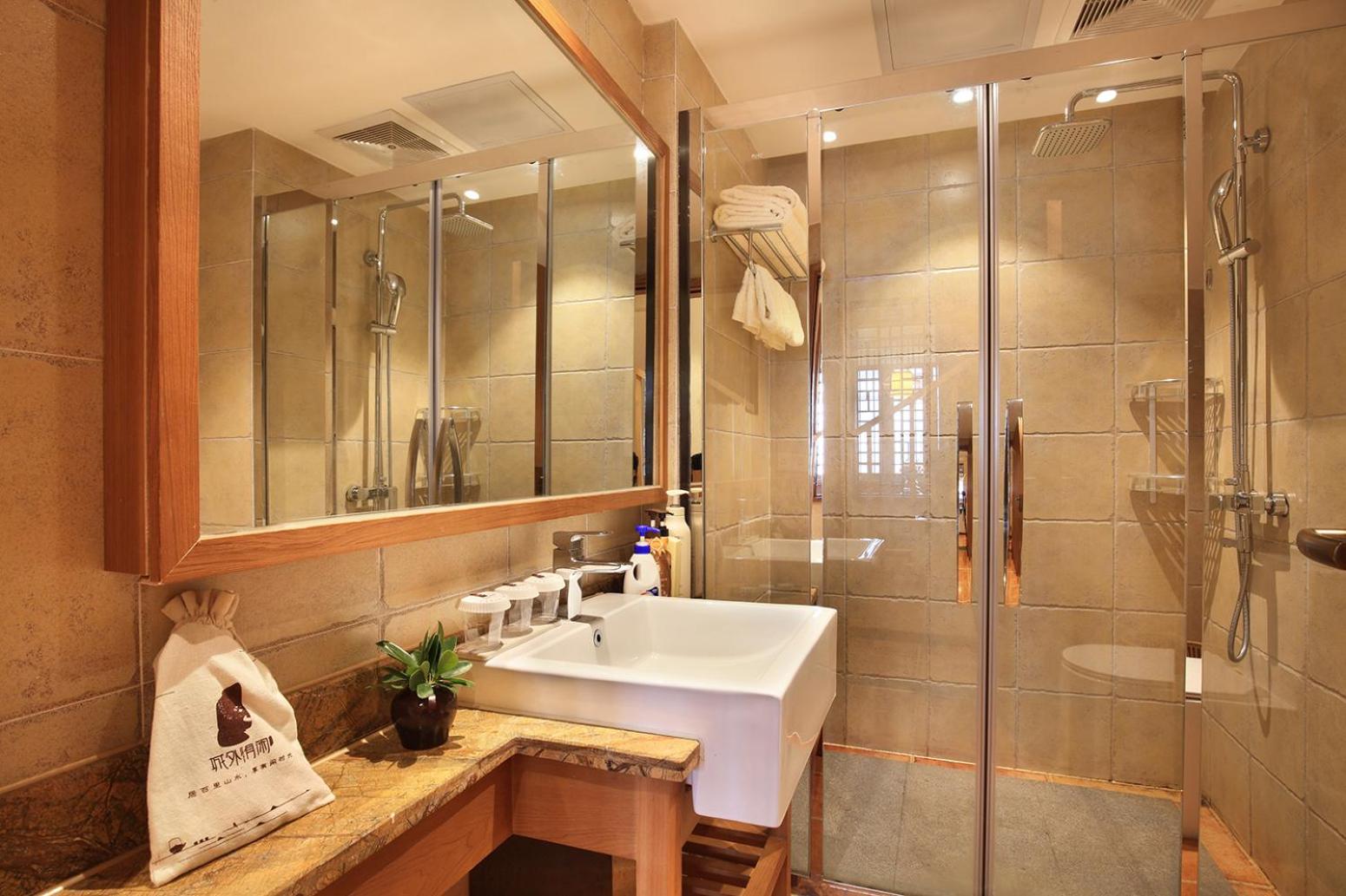Standard Twin Room - Photo 4
