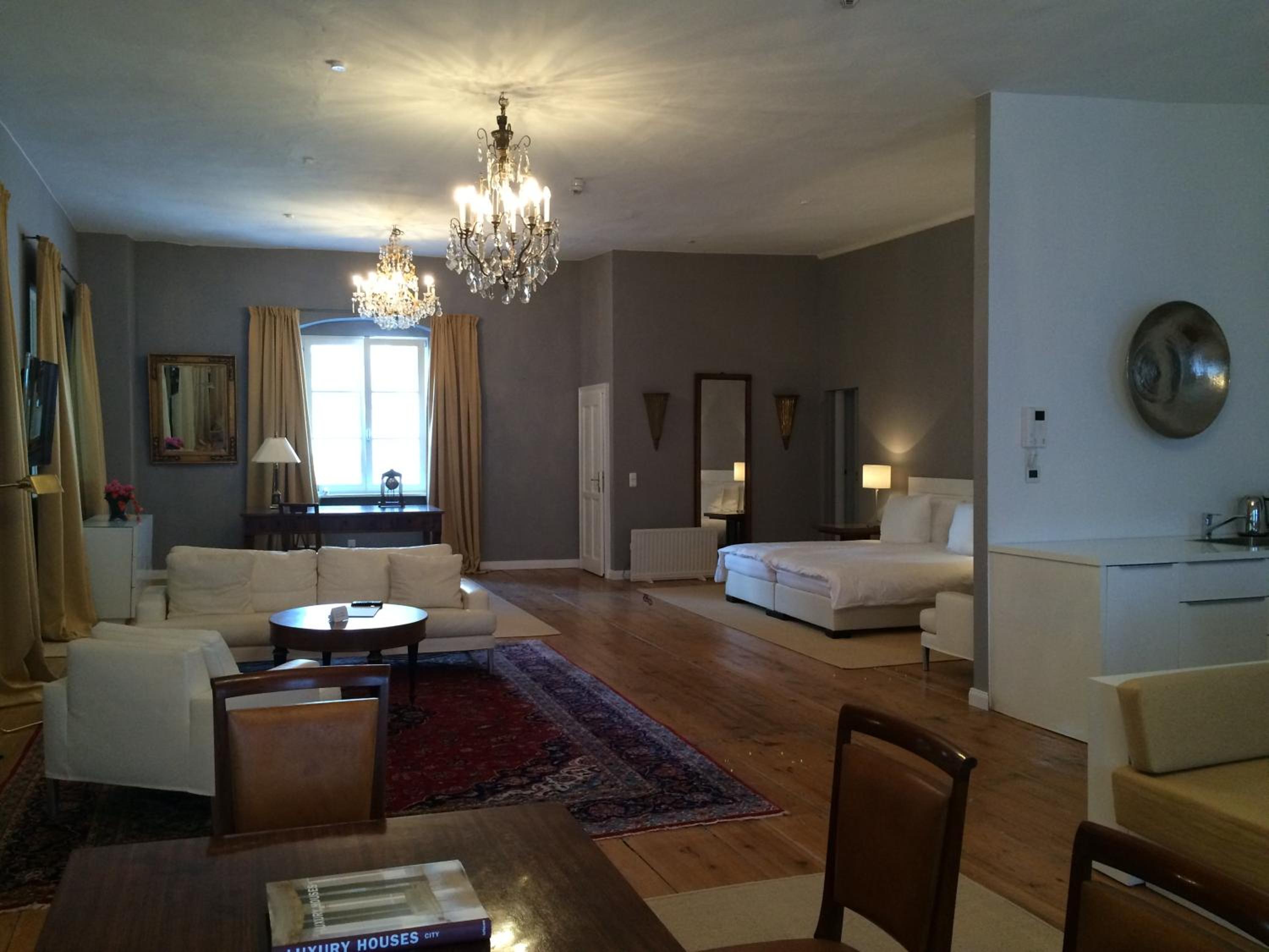 Apartment - Photo 1