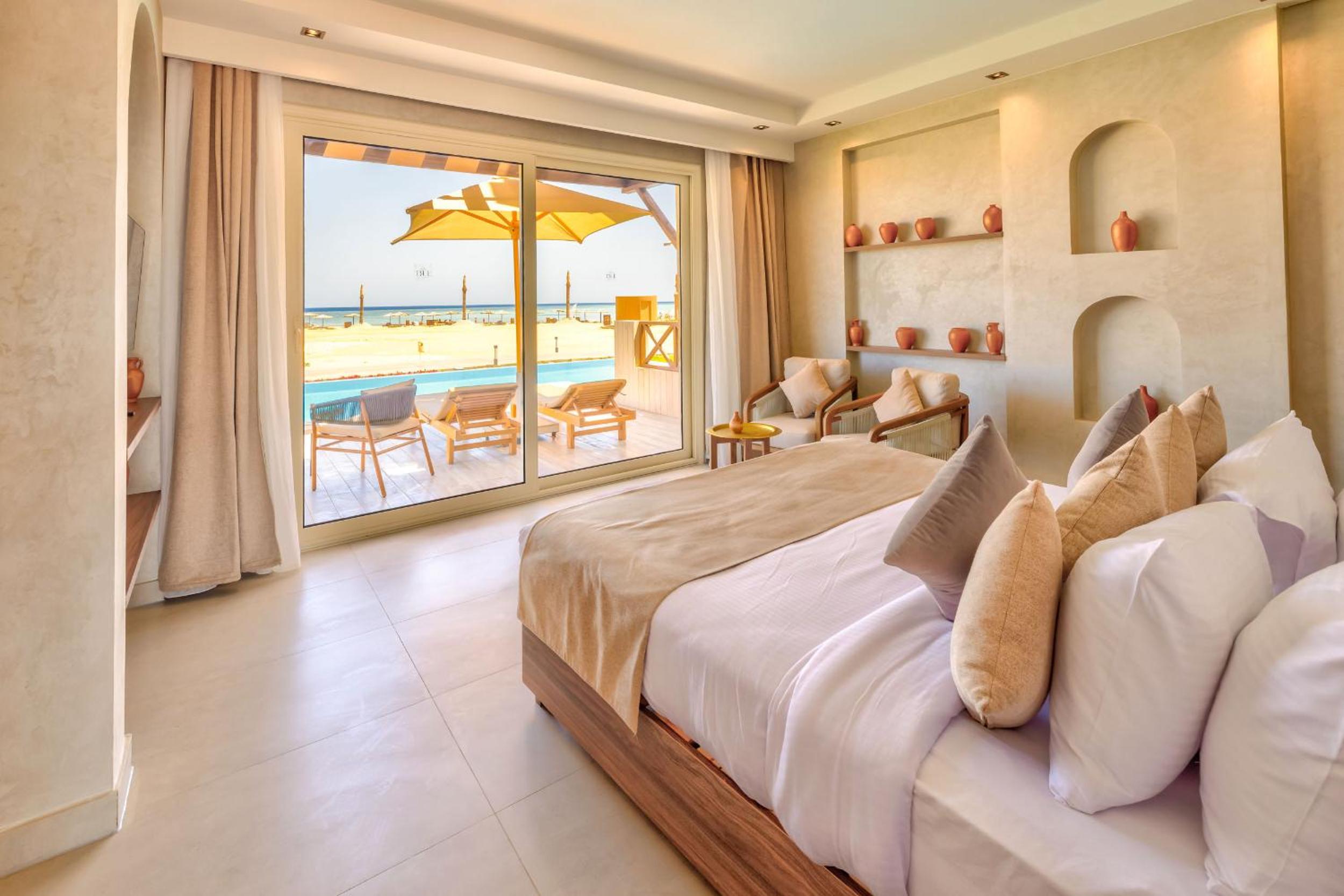 Swim-up room