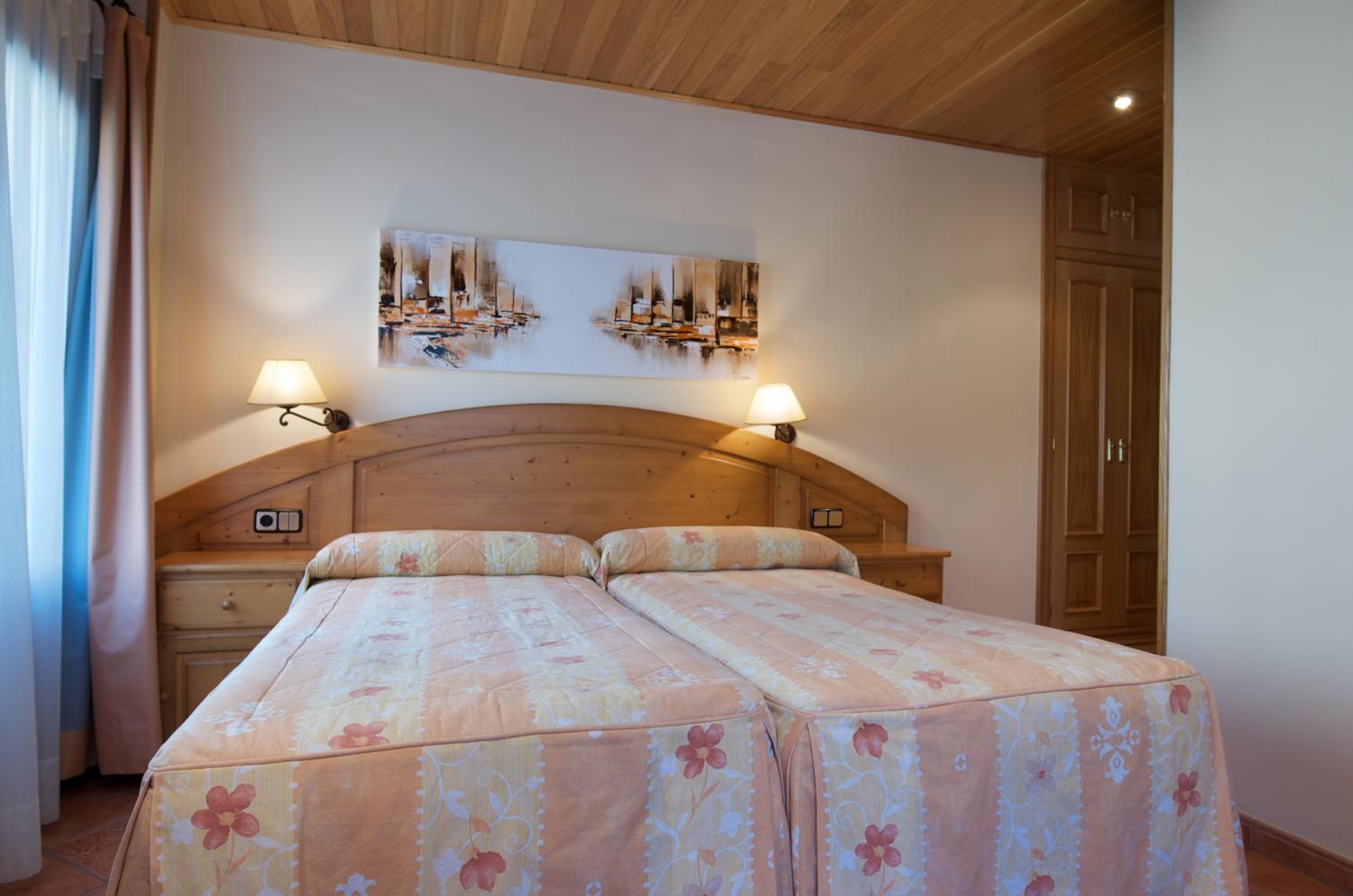Standard Twin Room photo 2