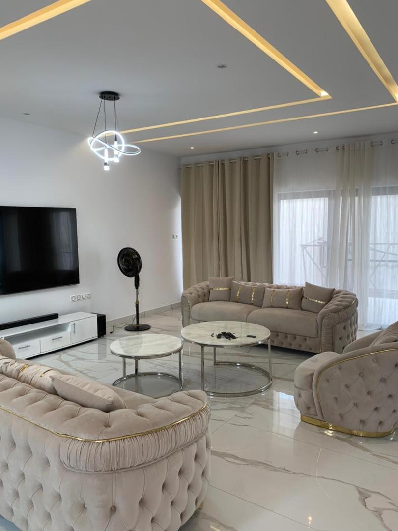 Three-Bedroom Villa photo 3