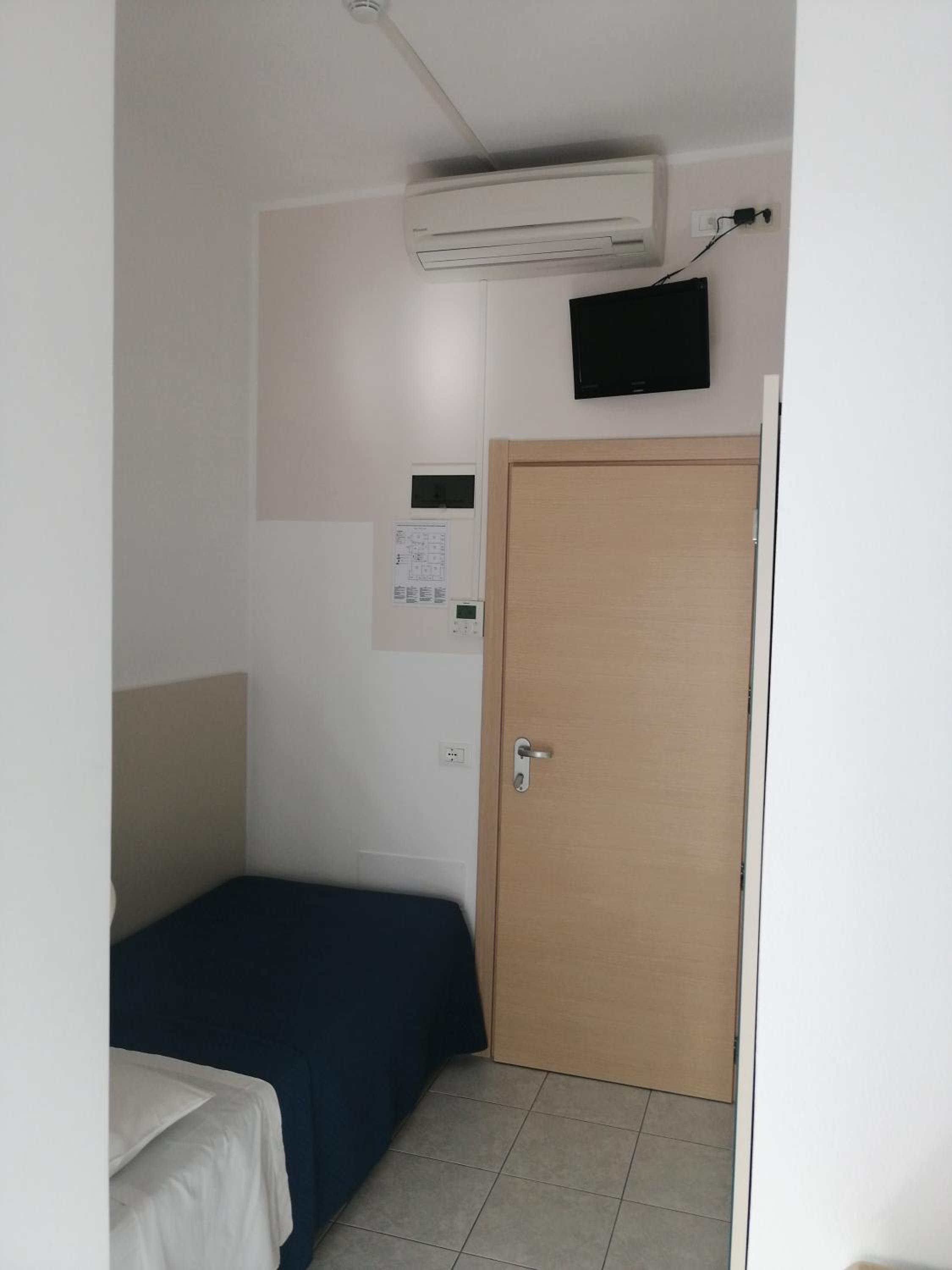 Single Room with Balcony photo 1