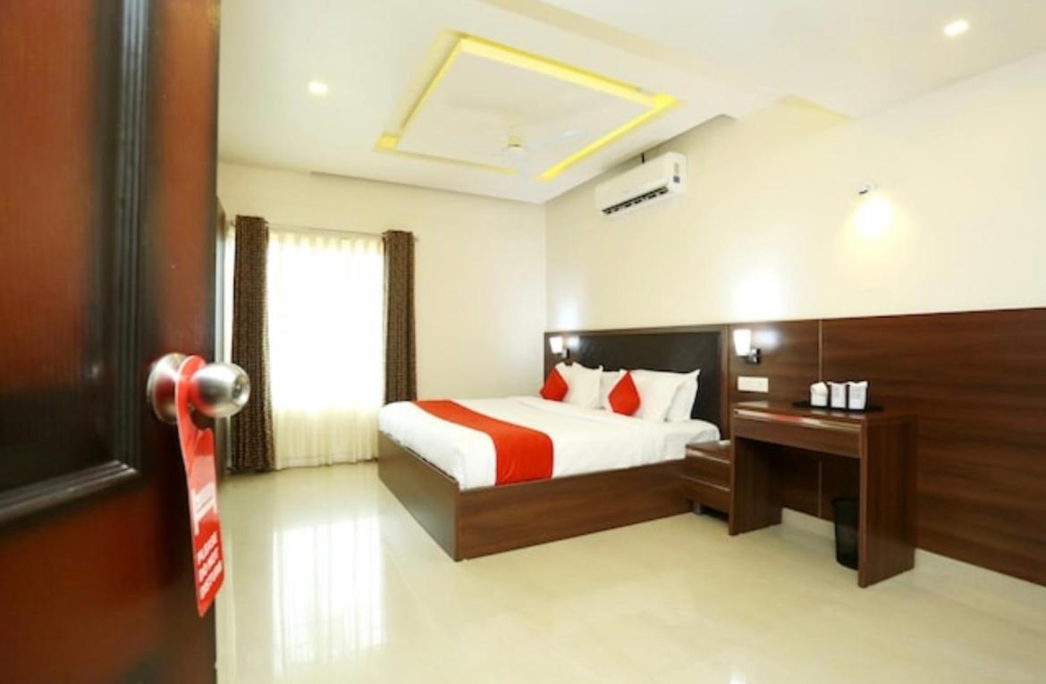 Deluxe Double Room (2 Adults + 1 Child)