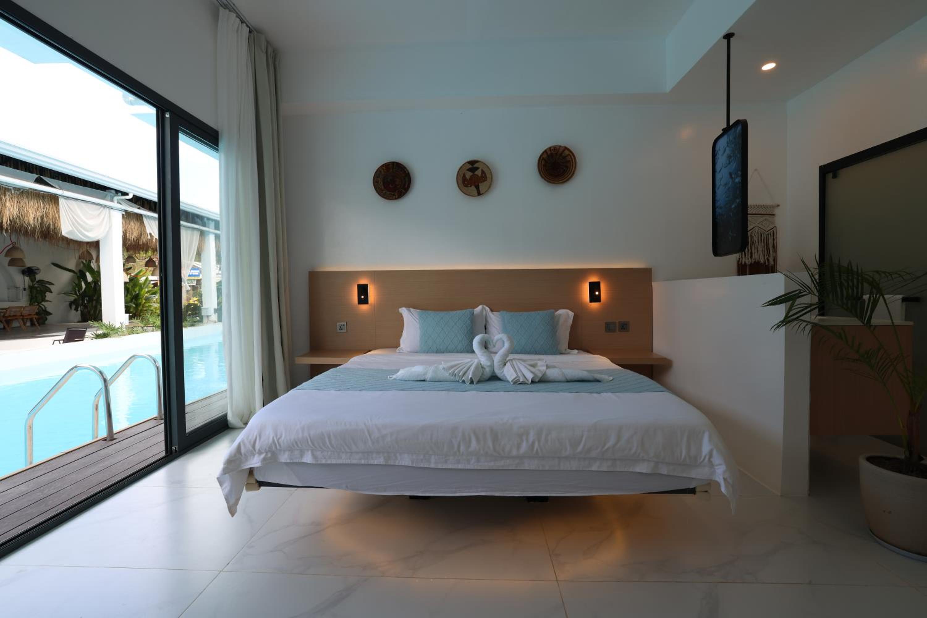 Queen Room with Pool View photo 1