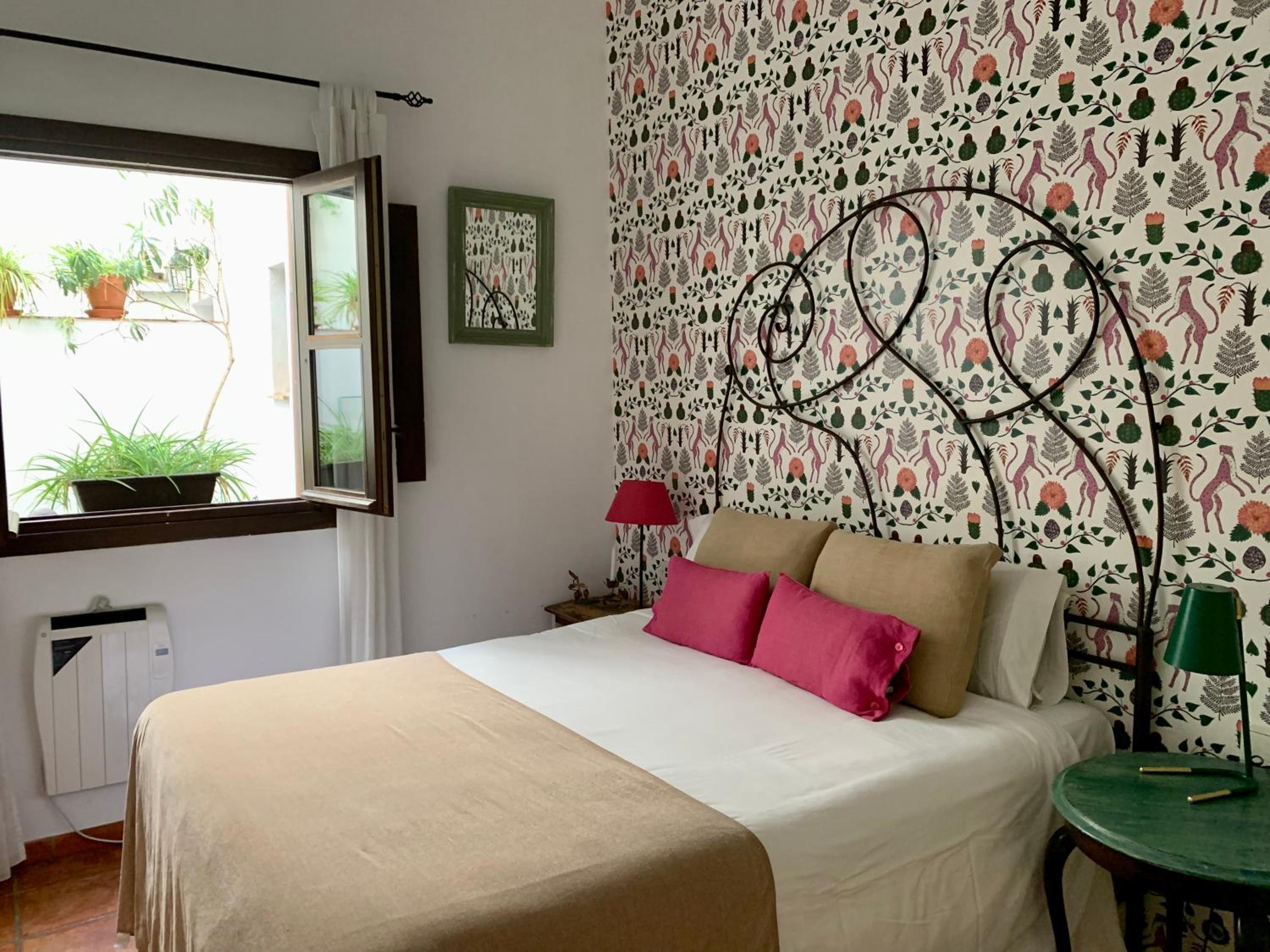 One-Bedroom Apartment with Sofa Bed