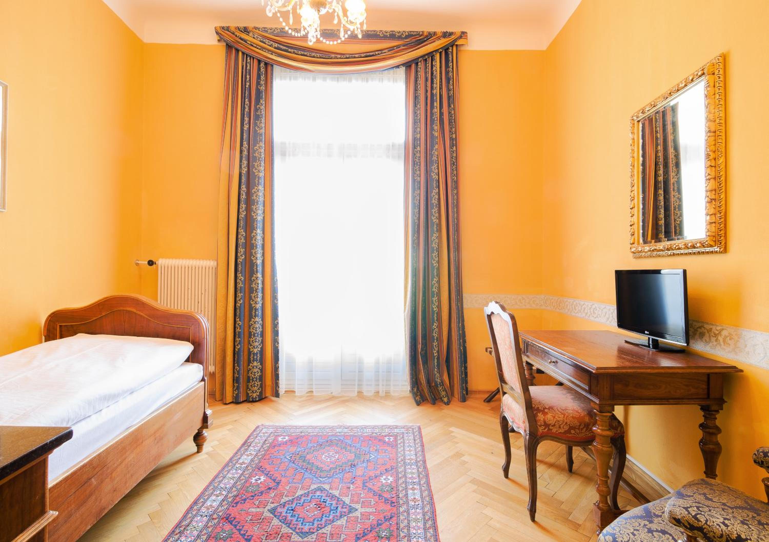 Single Room photo 2