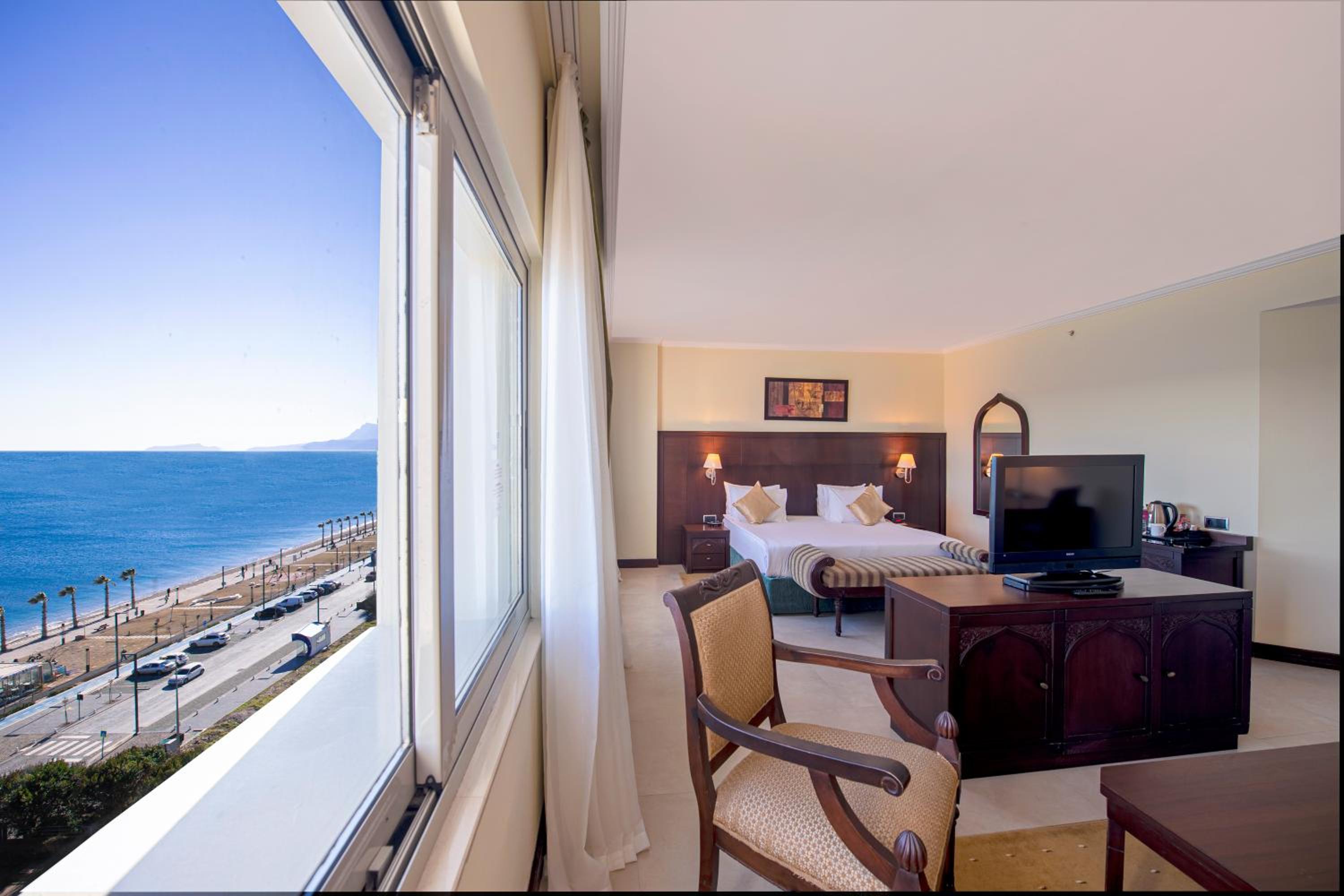 1 King Bed Junior Suite Side Sea View