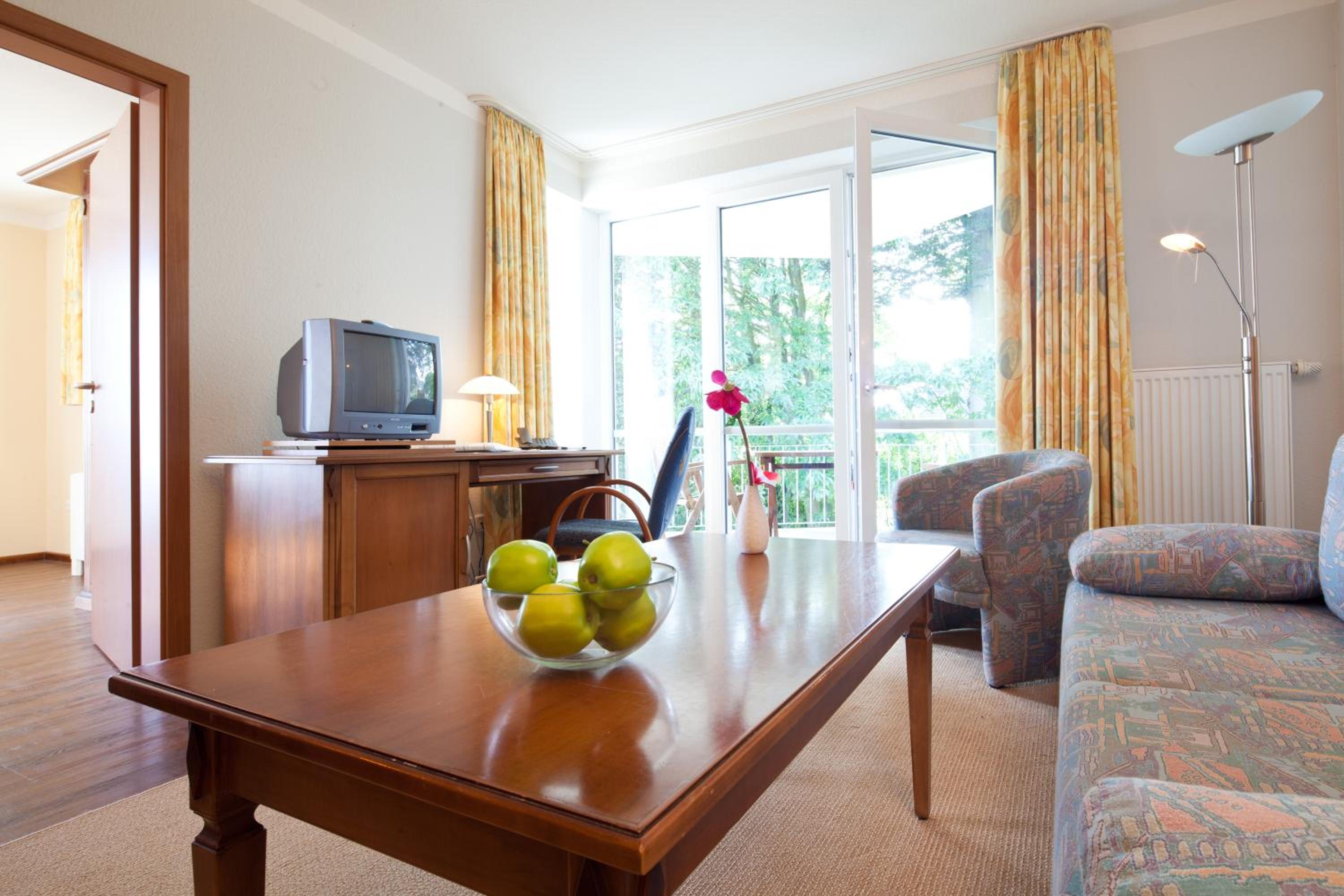 Double Room with Partial Sea View