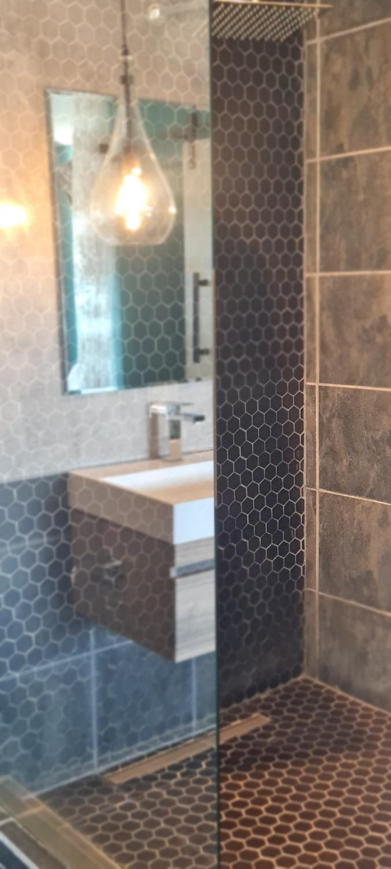 Queen Suite - Photo 15