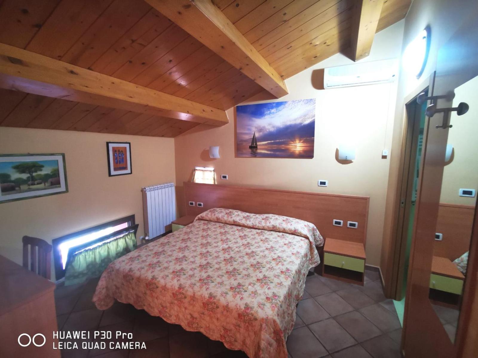 Double Room with Private Bathroom photo 1