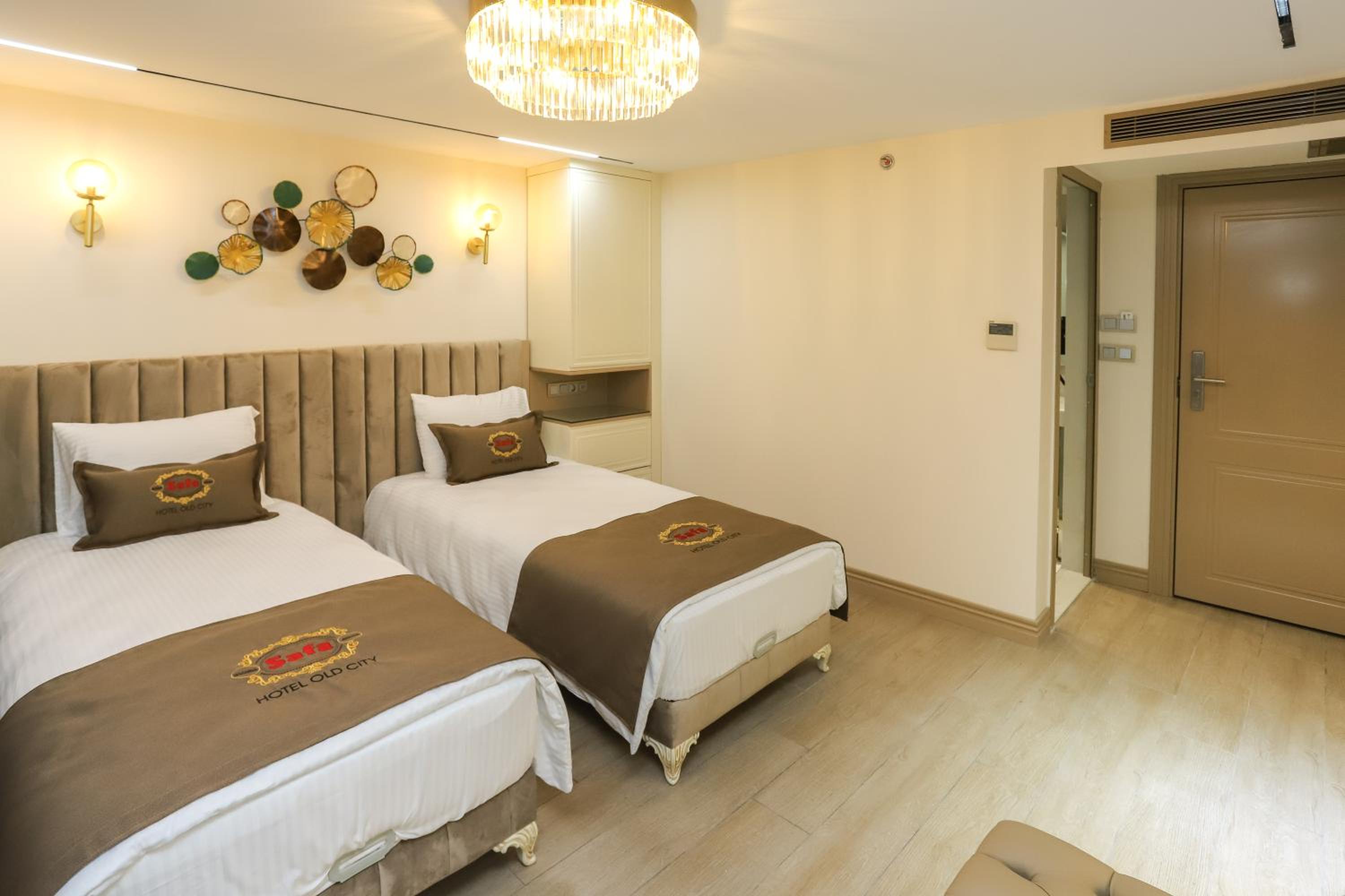 Deluxe Double Room photo 2