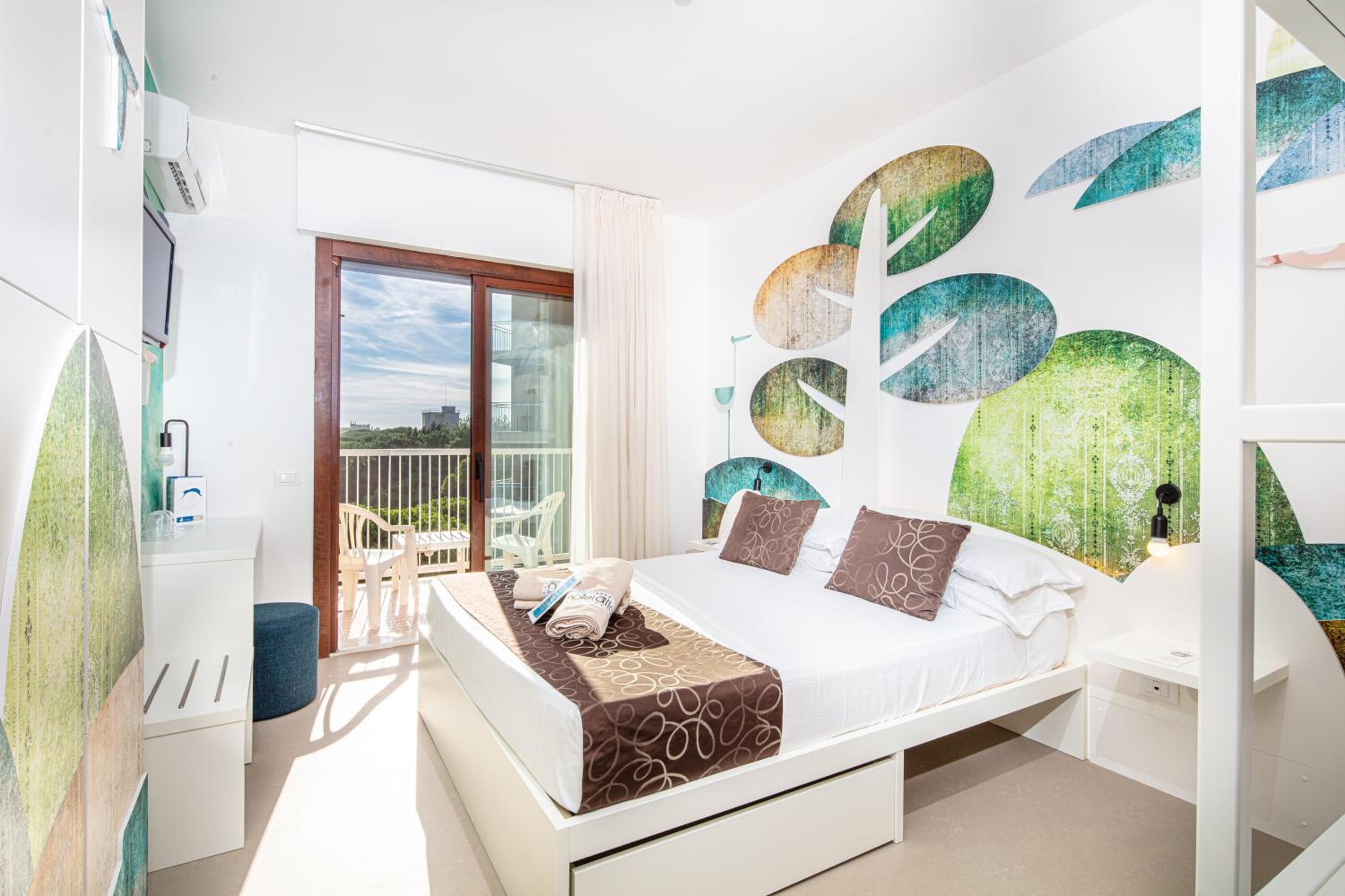 Family Room with Side Sea View photo 1
