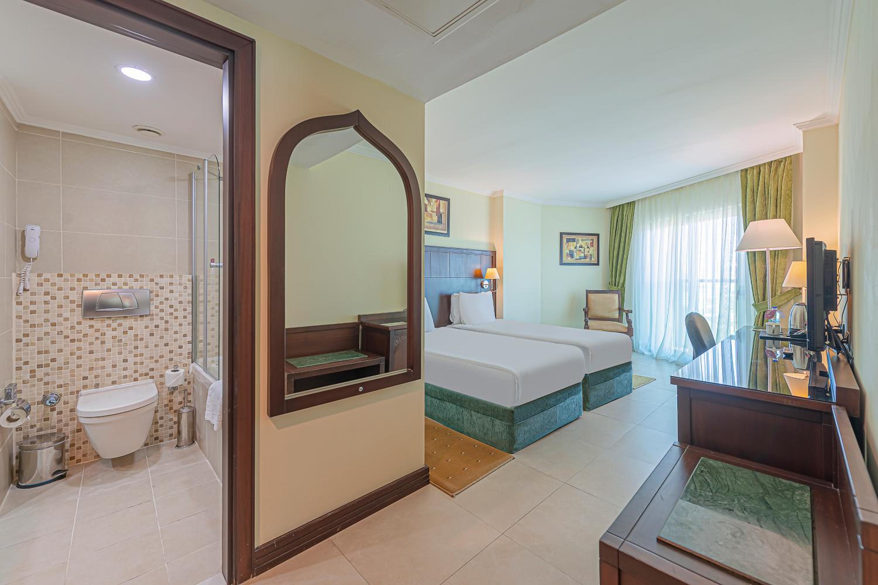 Standard Room thumbnail 6