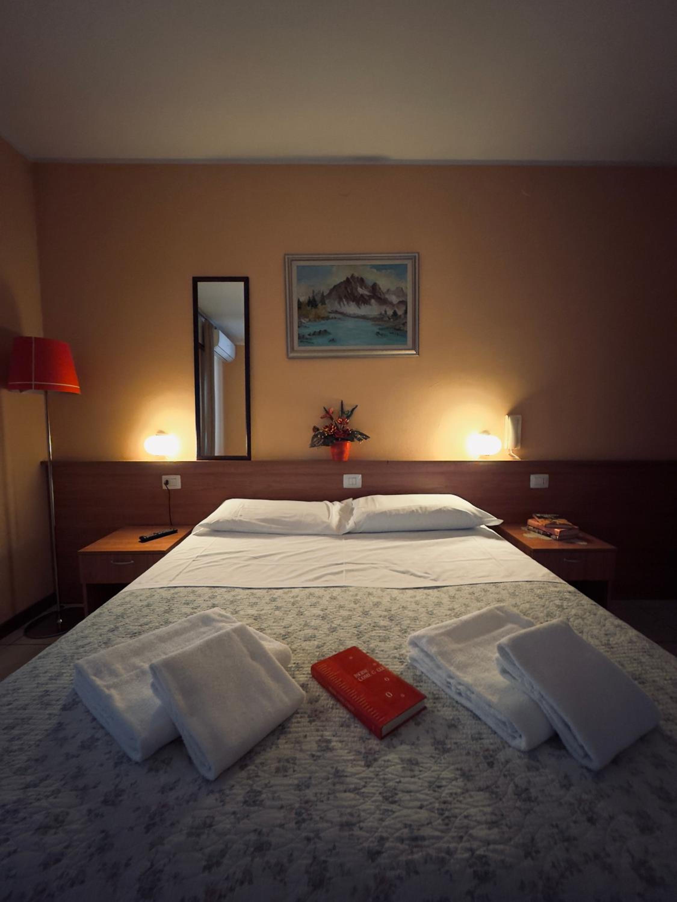 Double or Twin Room with Bathroom photo 2