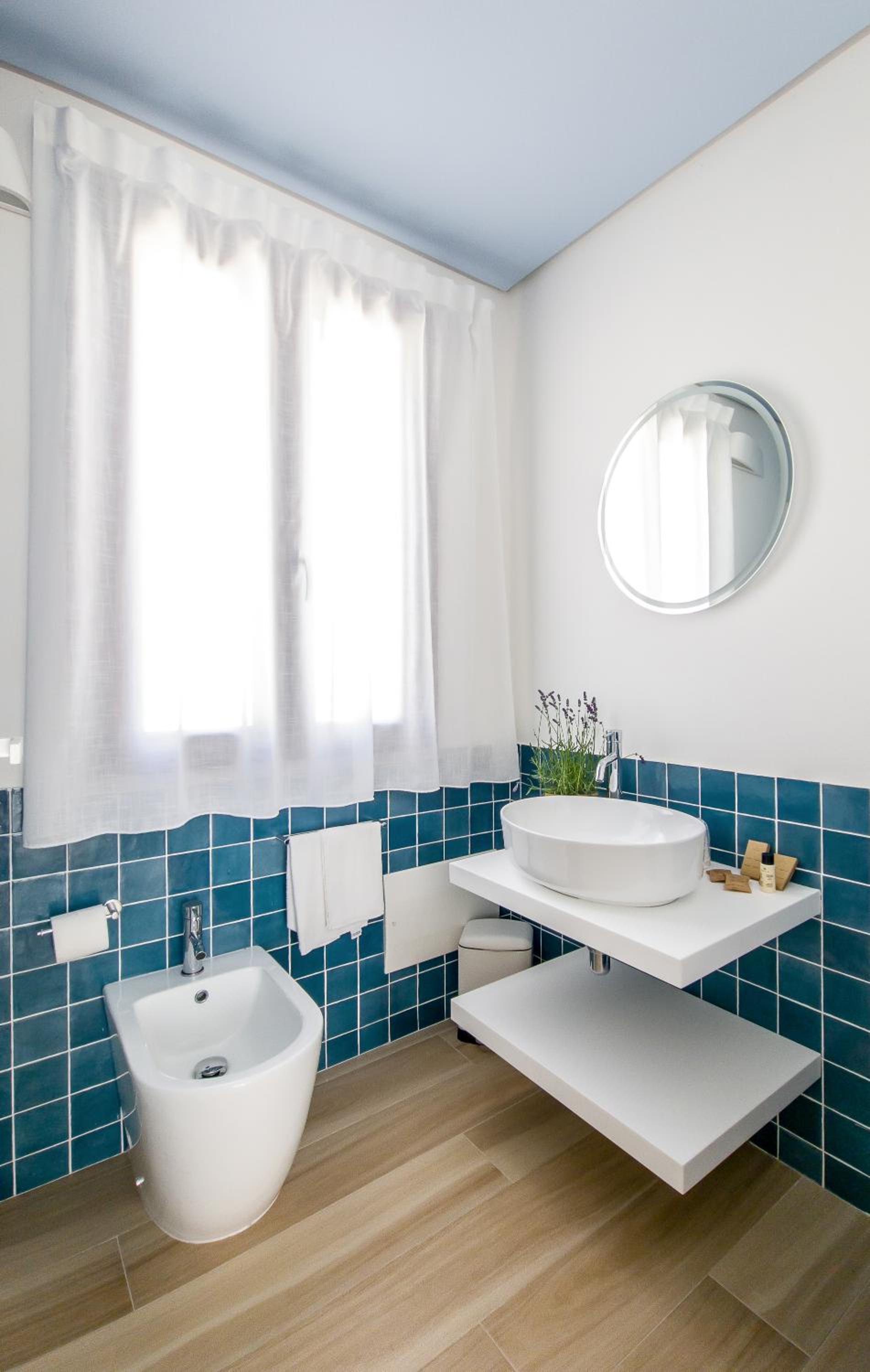 Deluxe Double or Twin Room - Photo 16