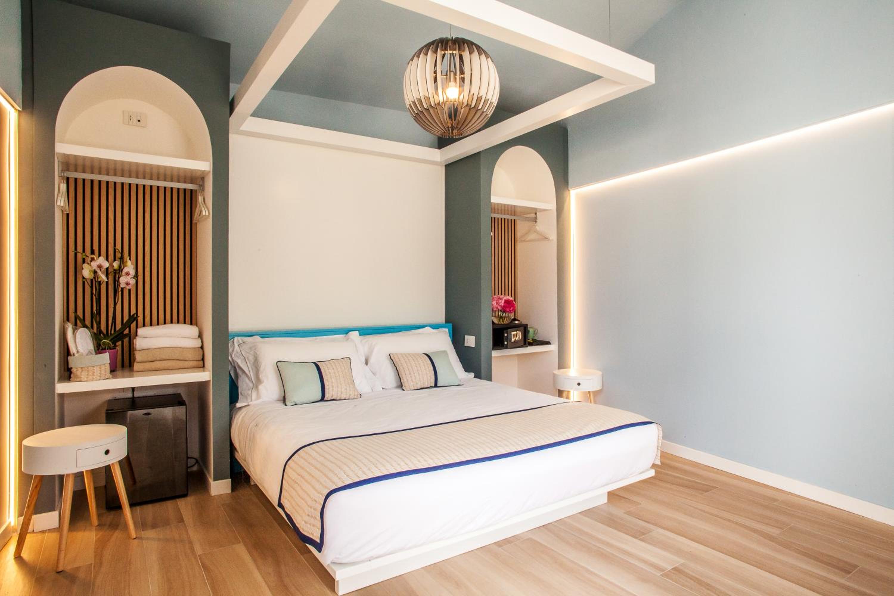 Junior Suite with Sea View - Photo 1