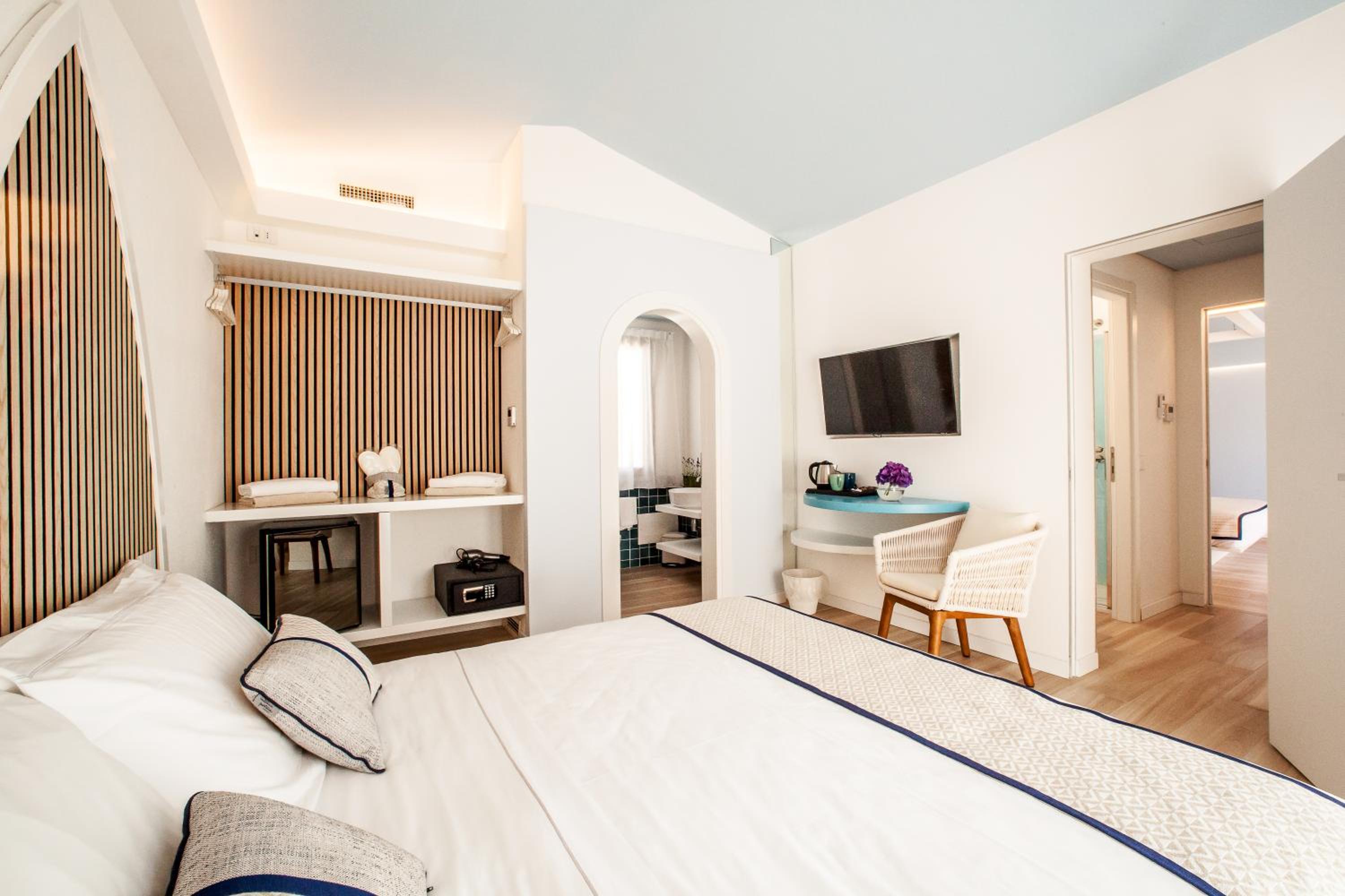 Two-Bedroom Suite photo 3