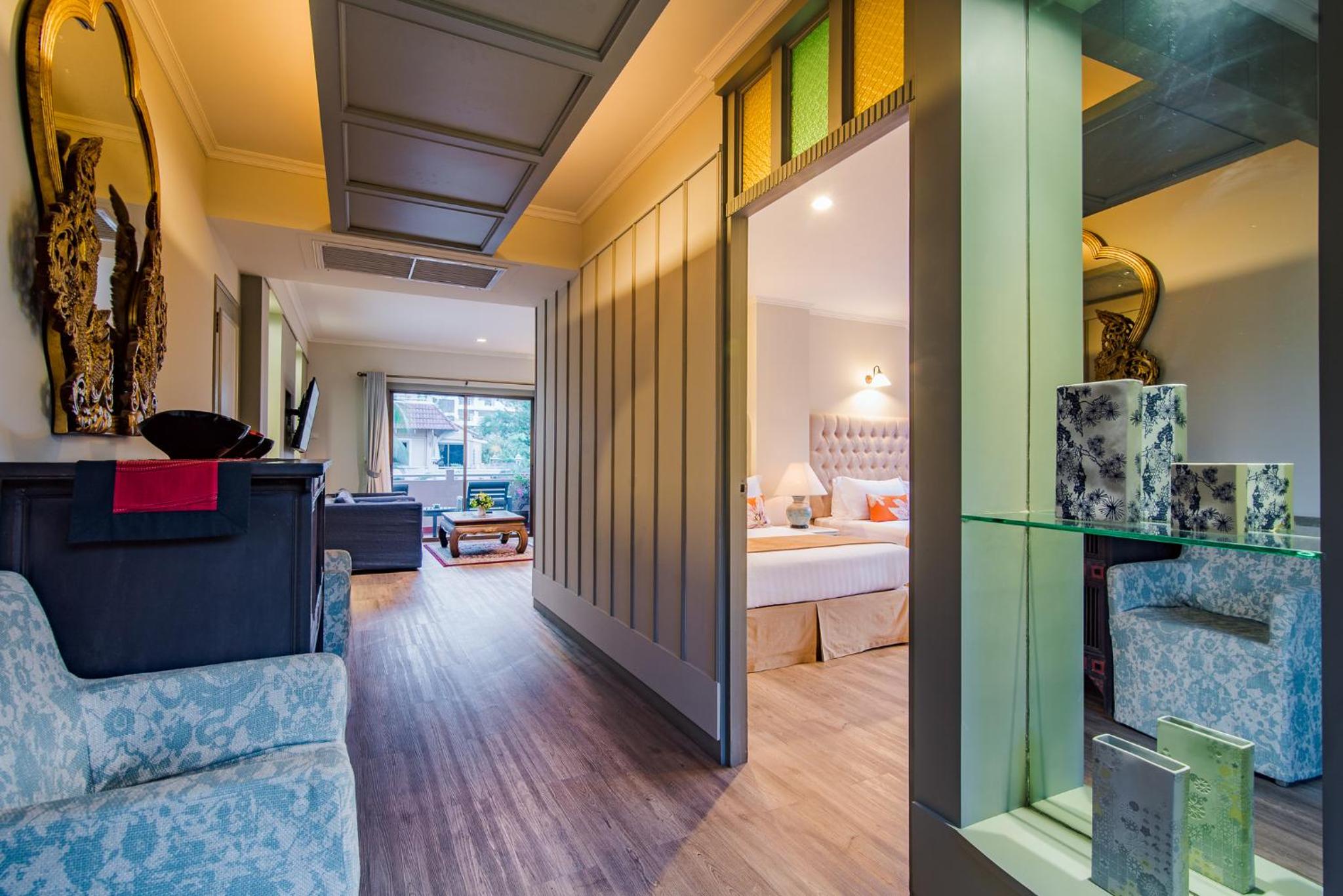 Deluxe Junior Suite - Photo 6