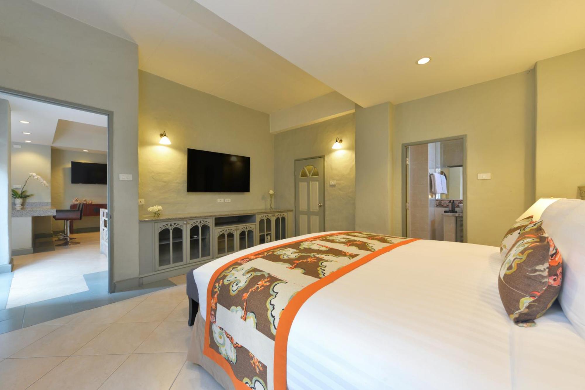 Como Luxury Suite (Pet Friendly) - Photo 4