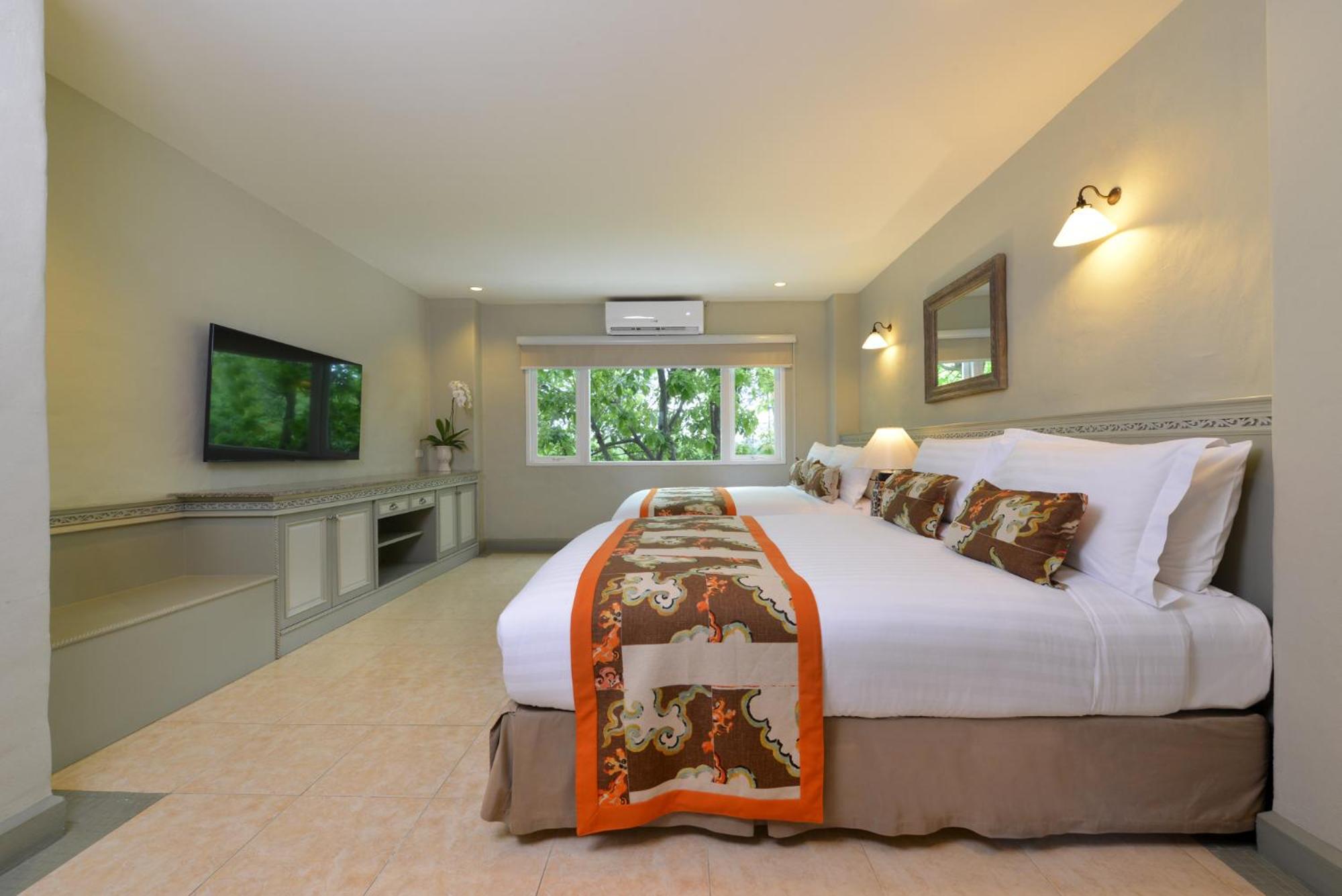 Como Luxury Suite (Pet Friendly) - Photo 1