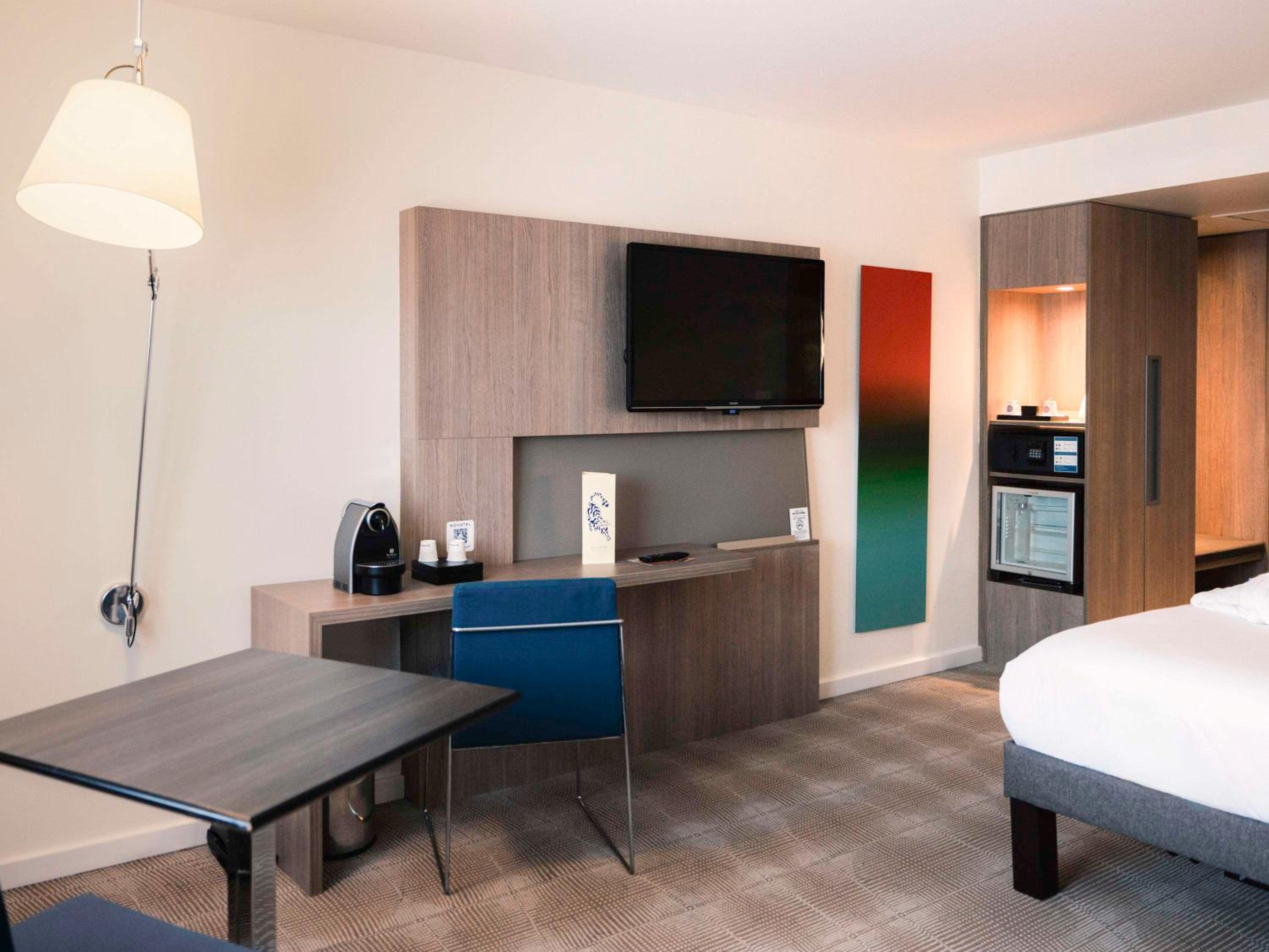 Executive Double Room with Sofa Bed - Photo 8