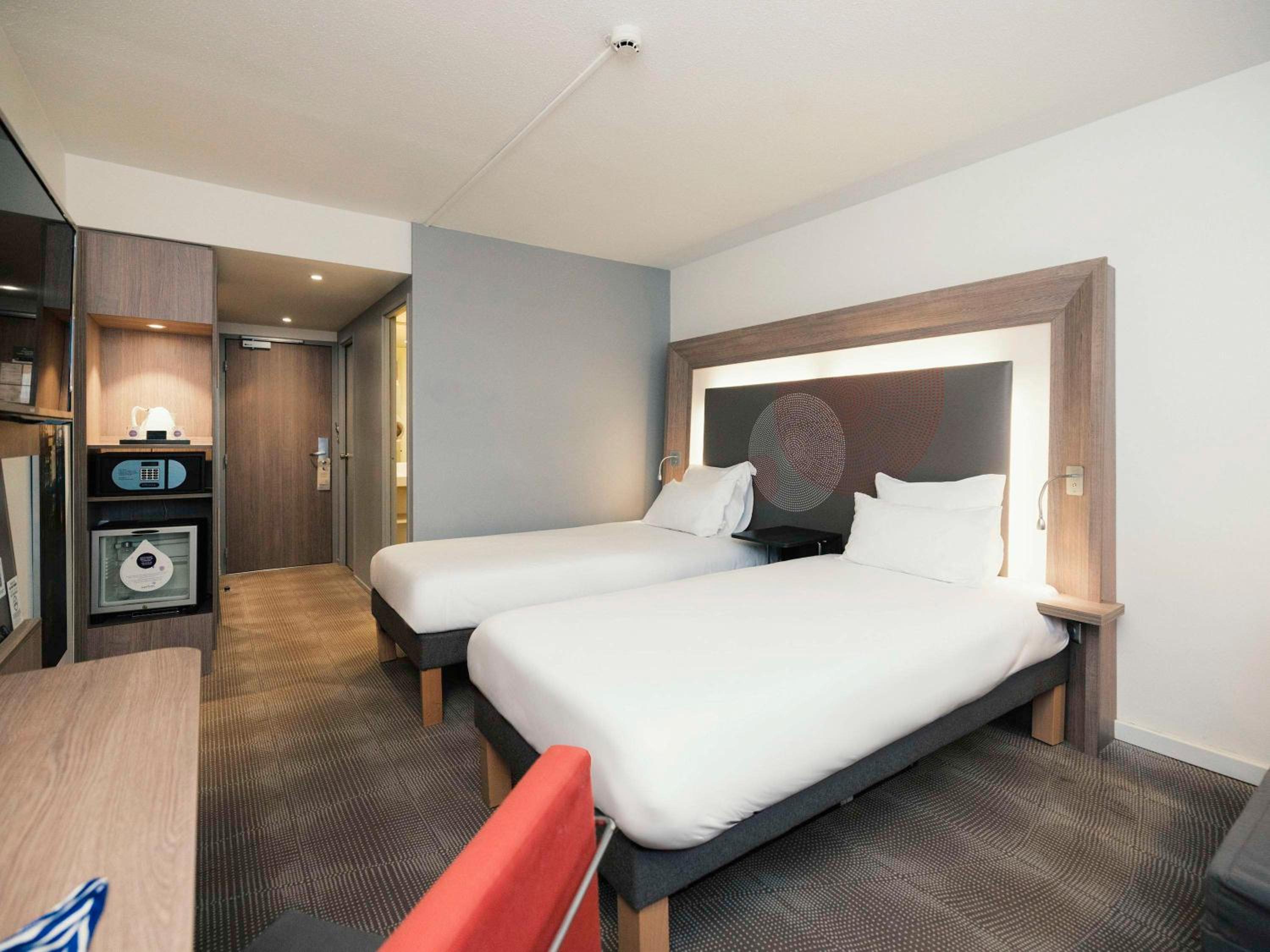 Standard Twin Room - Photo 1
