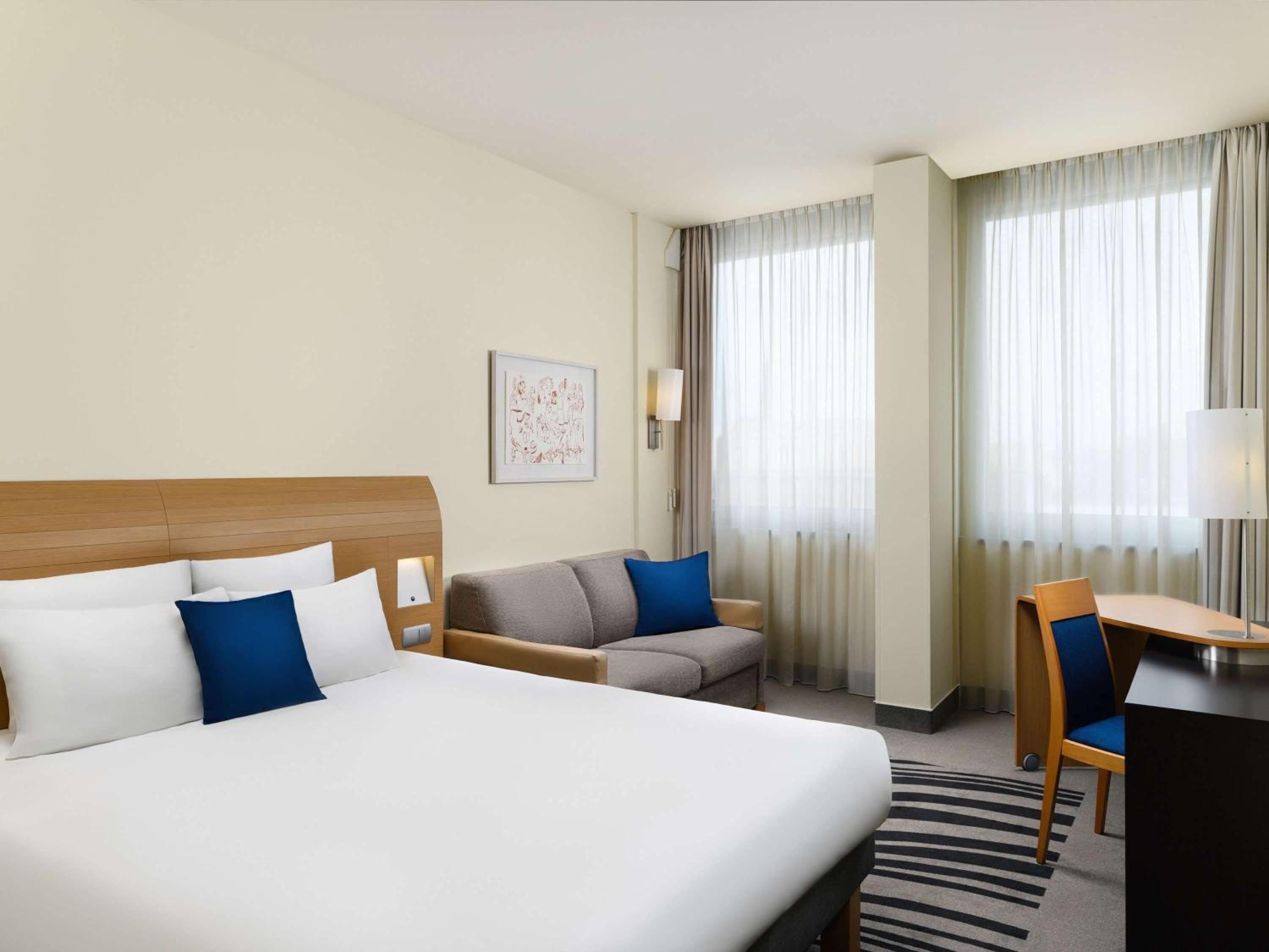 Executive Room with view to the Margaret Bridge