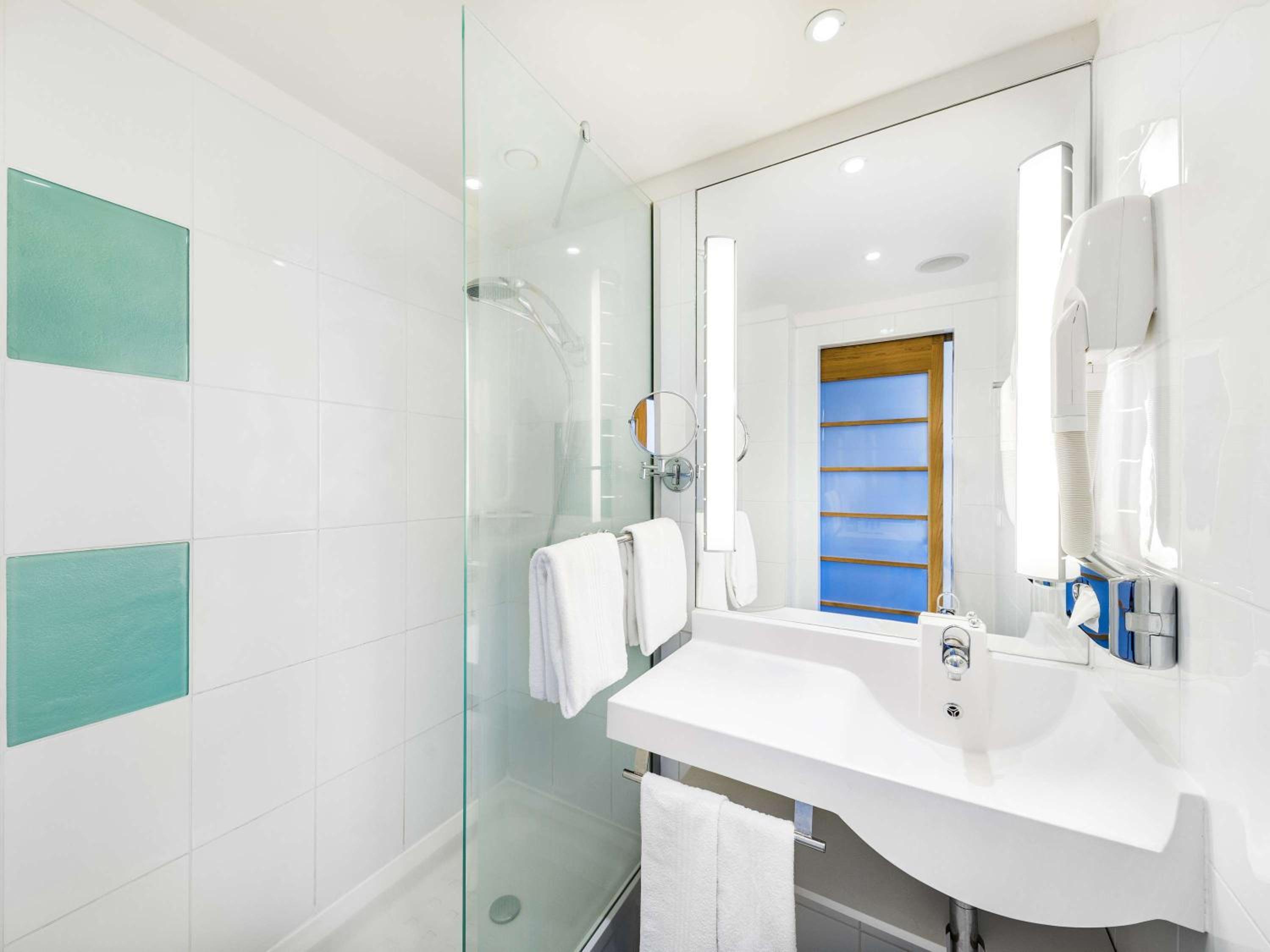 Executive Room with view to the Margaret Bridge thumbnail 6