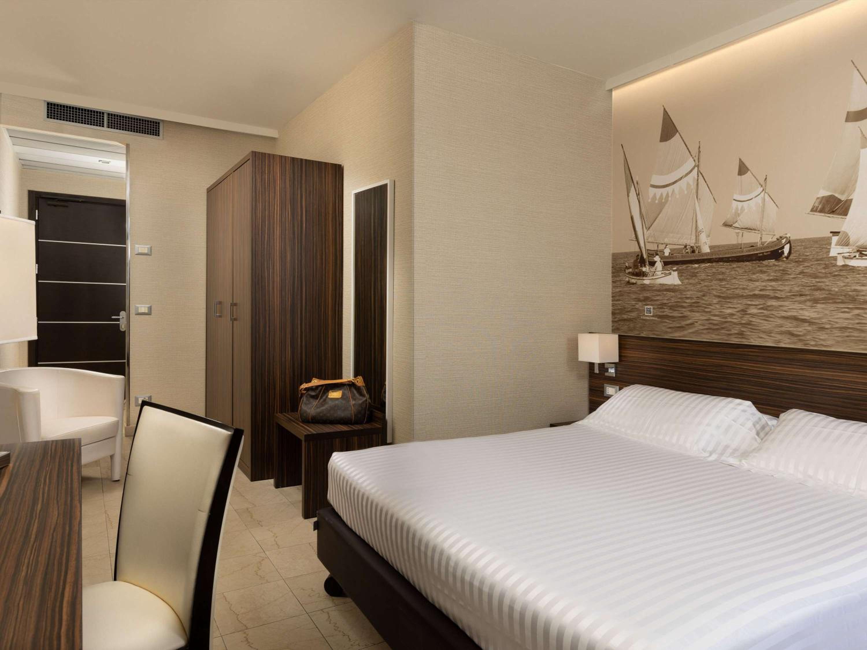 Classic Double Room with Terrace - Photo 8