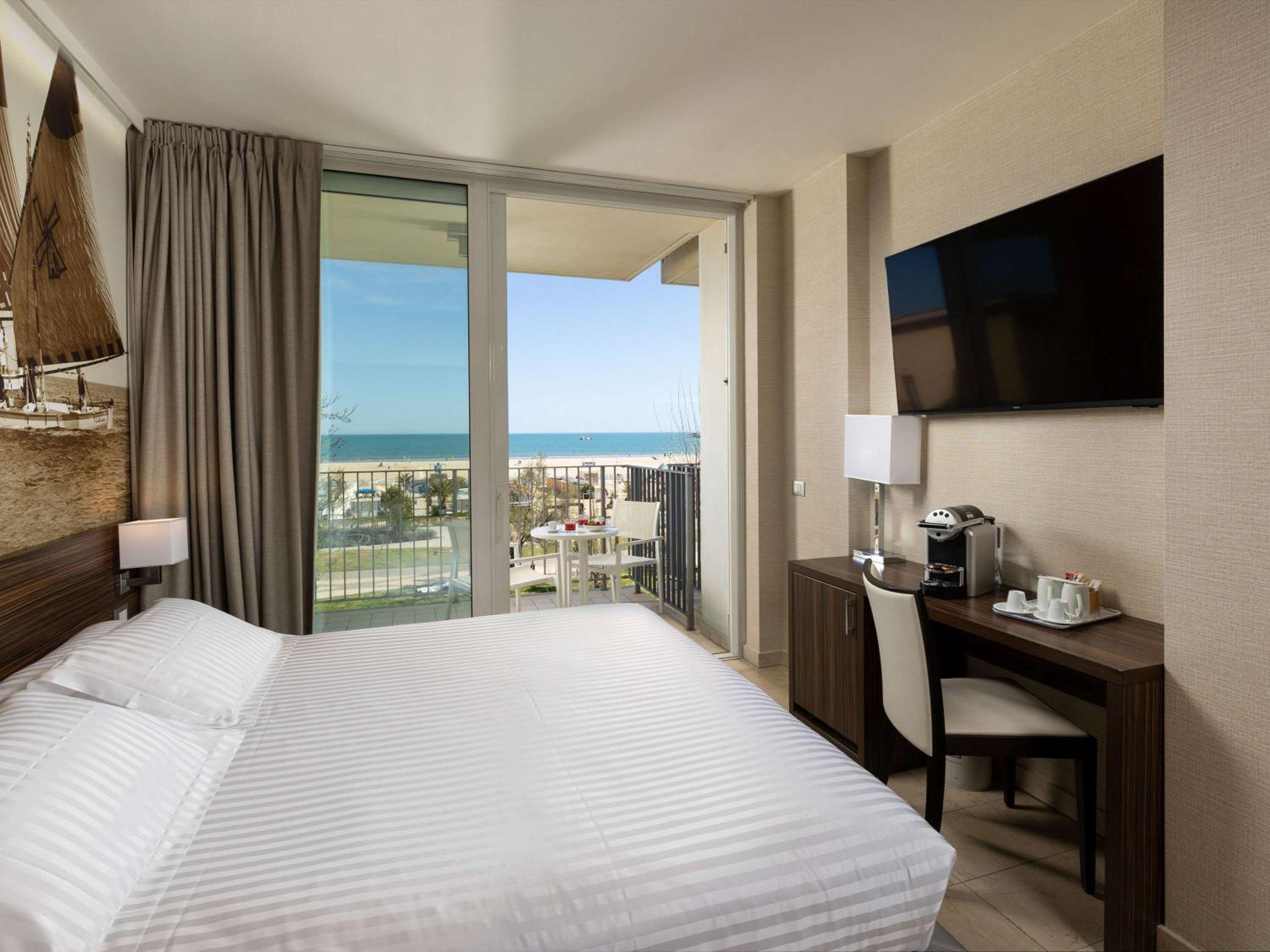Privilege Double Room with Balcony and Sea View - Photo 6