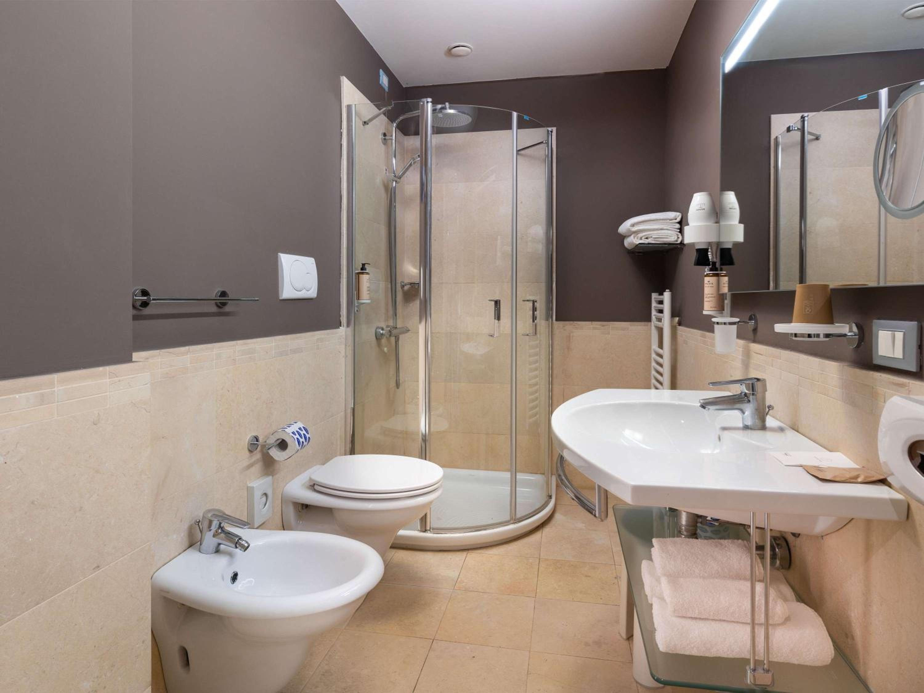 Classic Twin Room with Terrace - Photo 11
