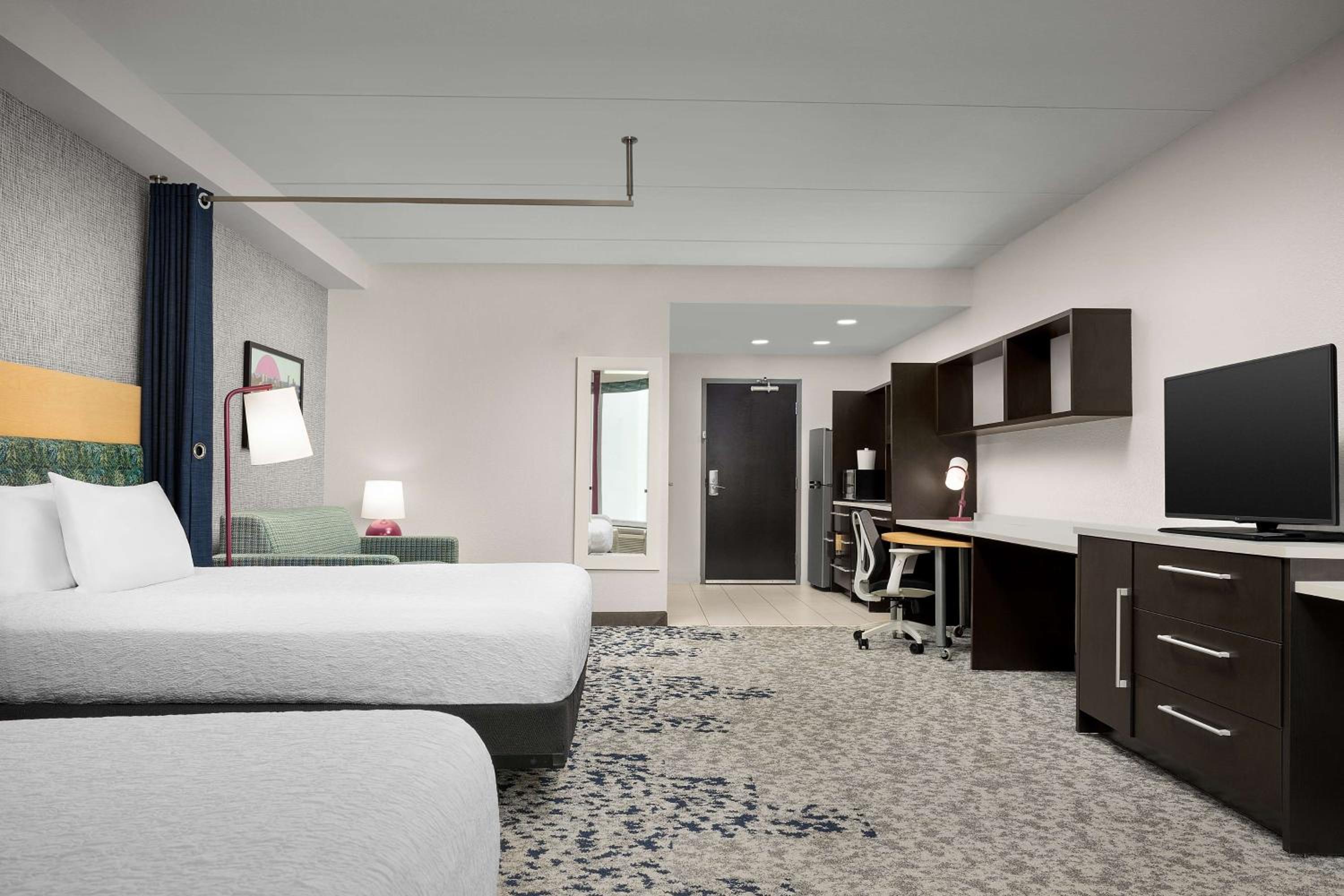 Queen Studio with Two Queen Beds - Mobility and Hearing Access/Non-Smoking photo 1