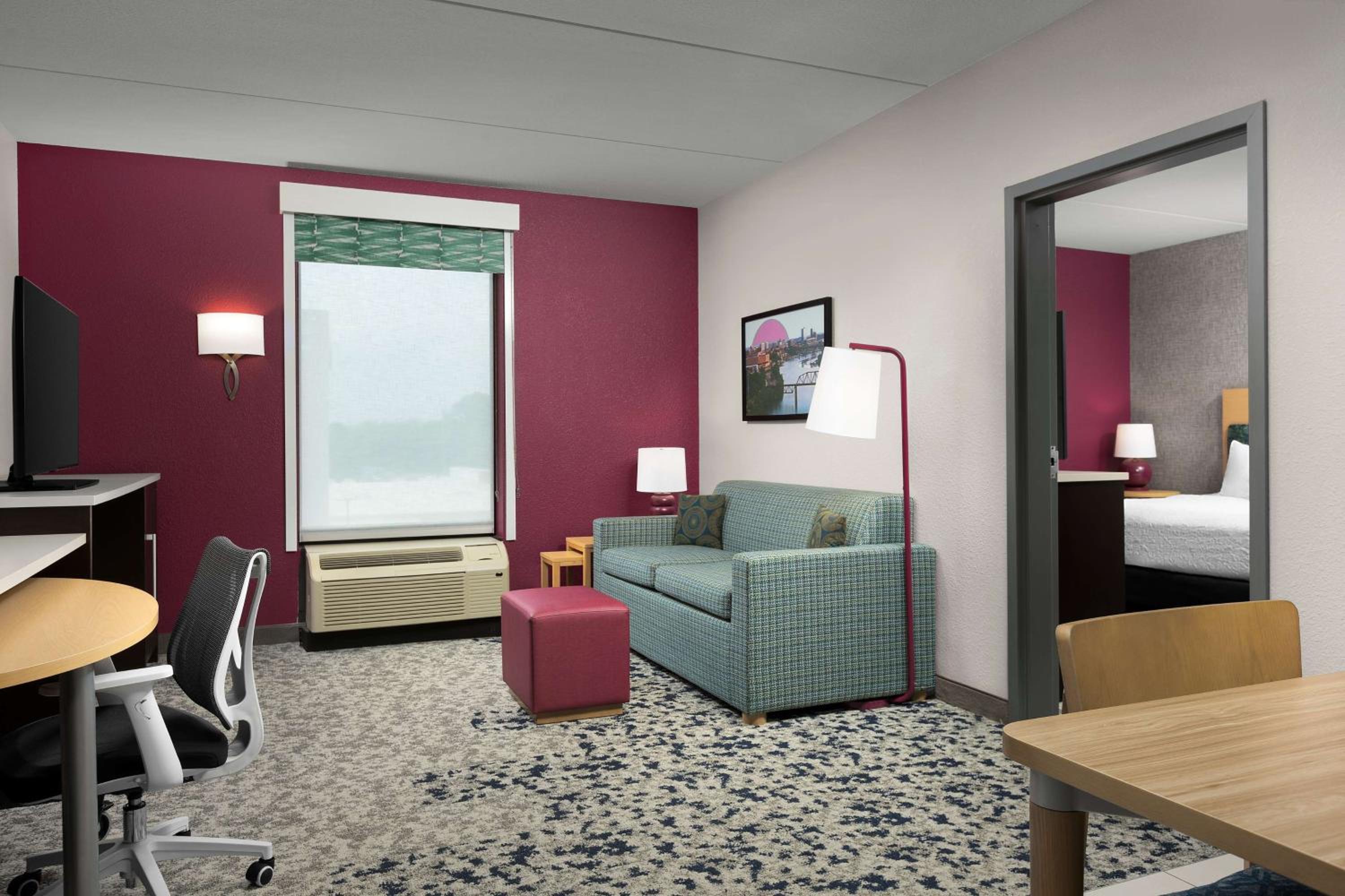 Premium One-Bedroom King Suite - Non-Smoking photo 2