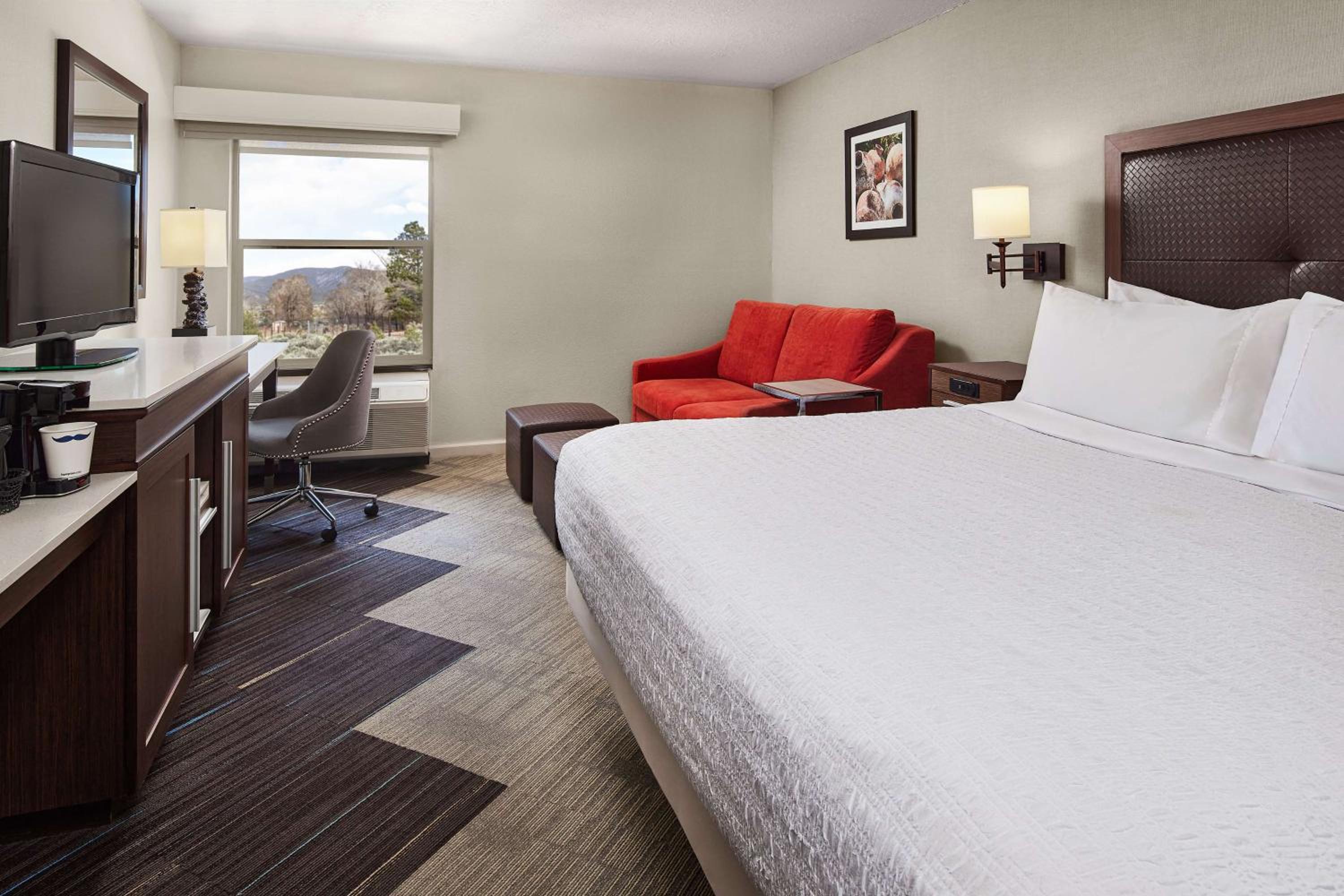 King Room with Sofa Bed - Non-Smoking - Photo 1