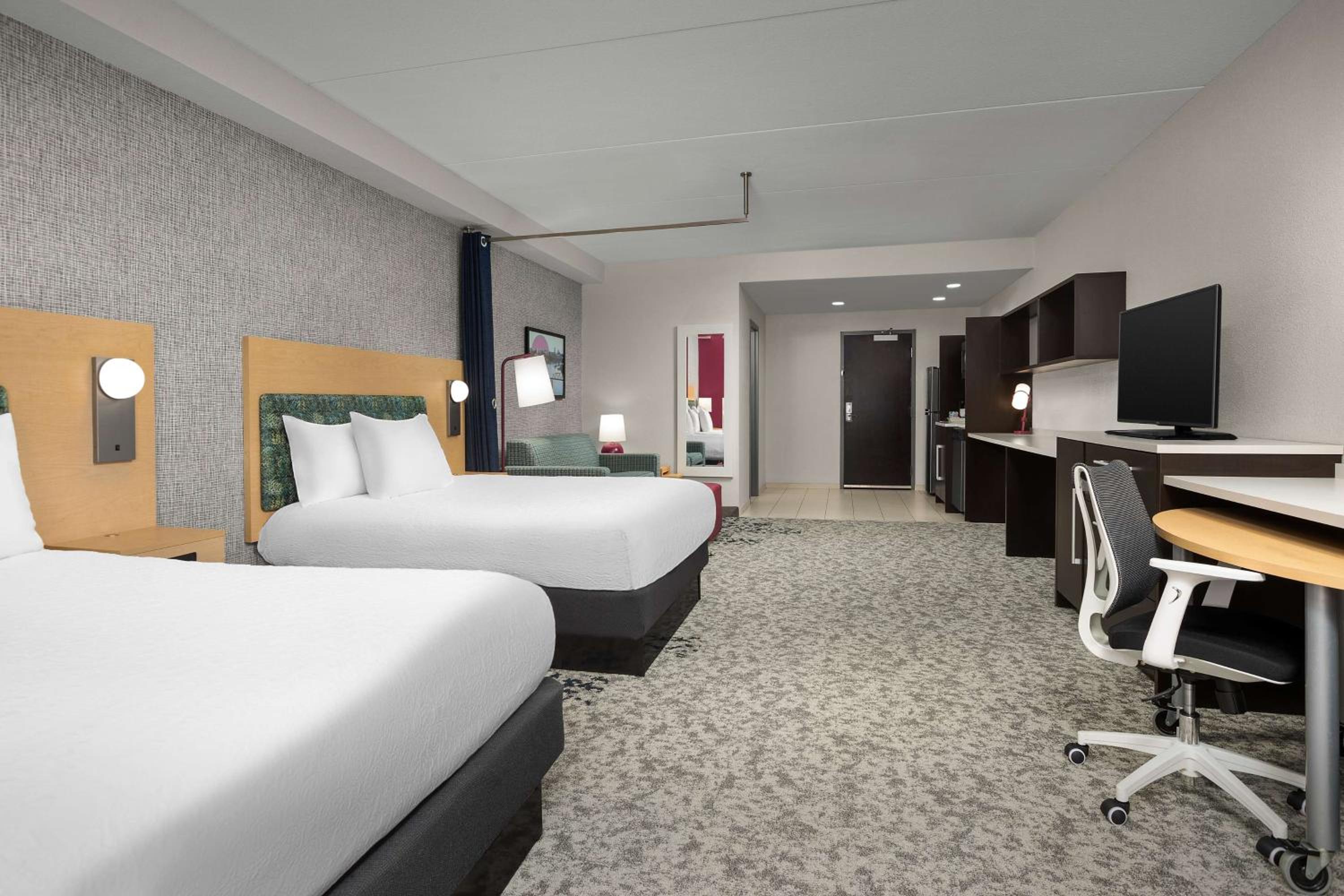 Premium Studio Suite With Two Queen Beds - Non-Smoking photo 1