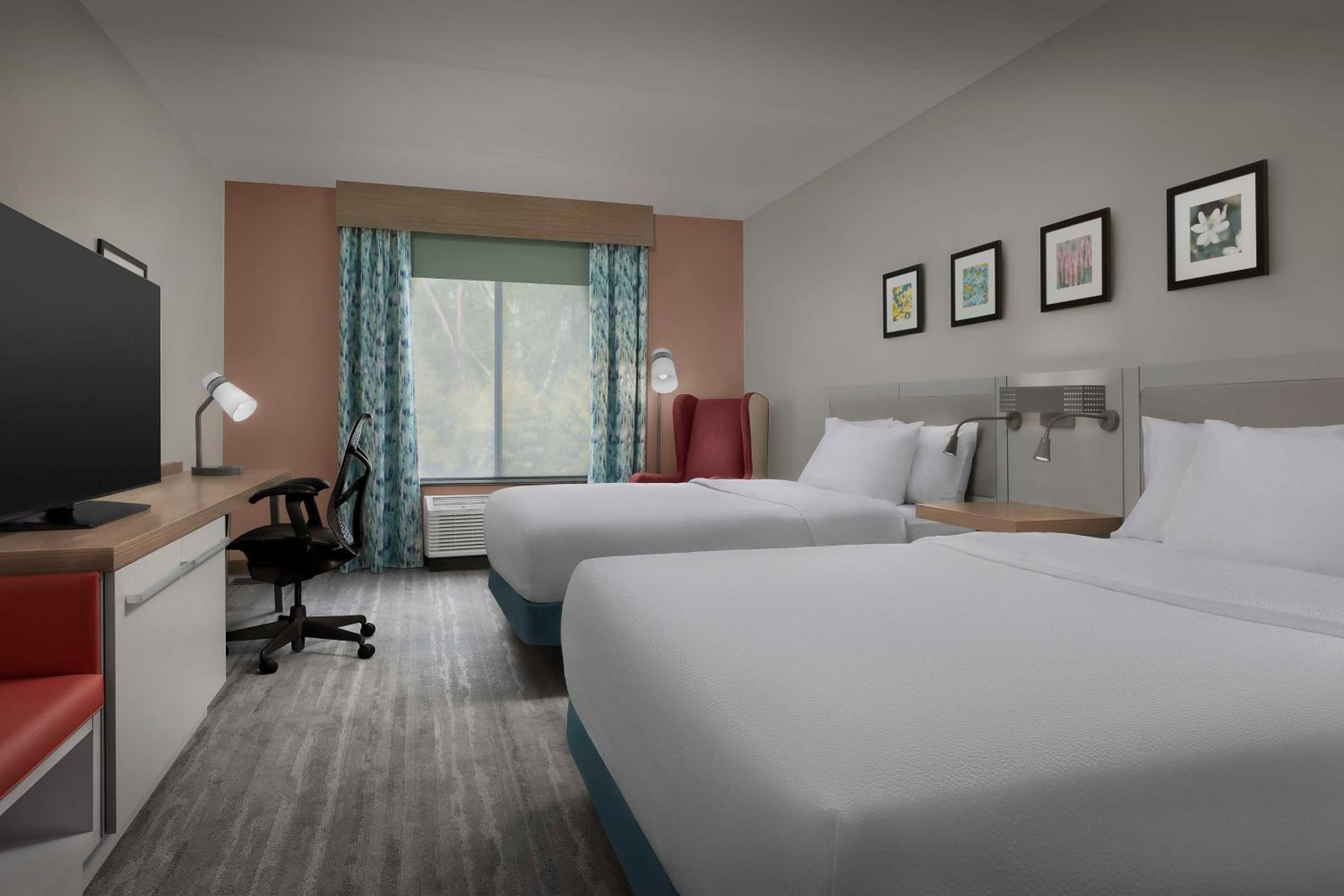 Queen Room with Two Queen Beds - Photo 1