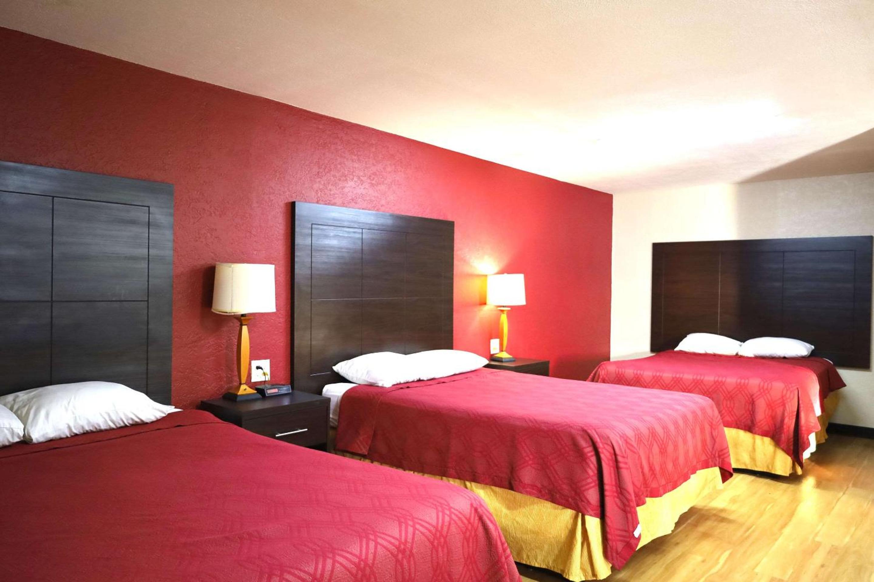 Queen Suite with Sofa Bed - Non-Smoking