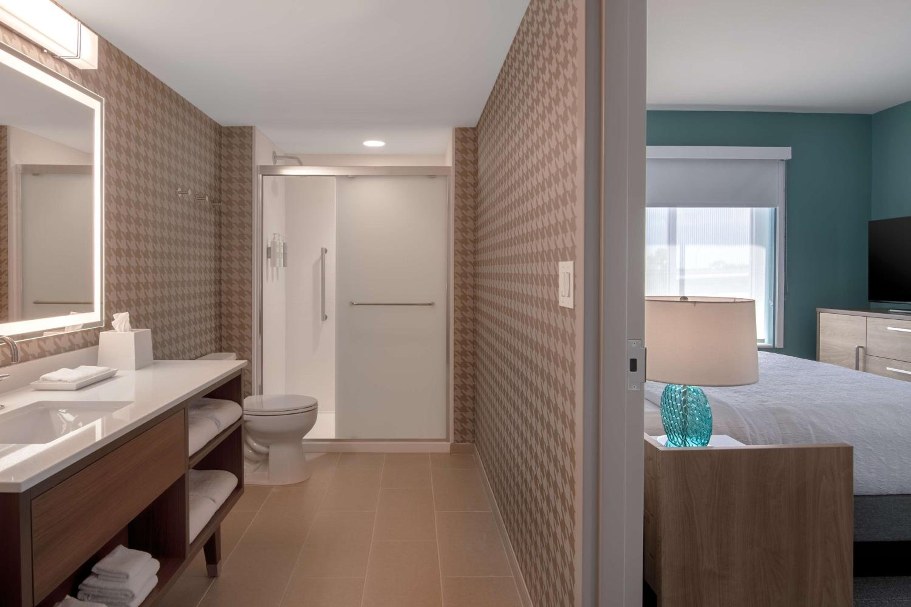 King Suite - Hearing Accessible - Photo 6