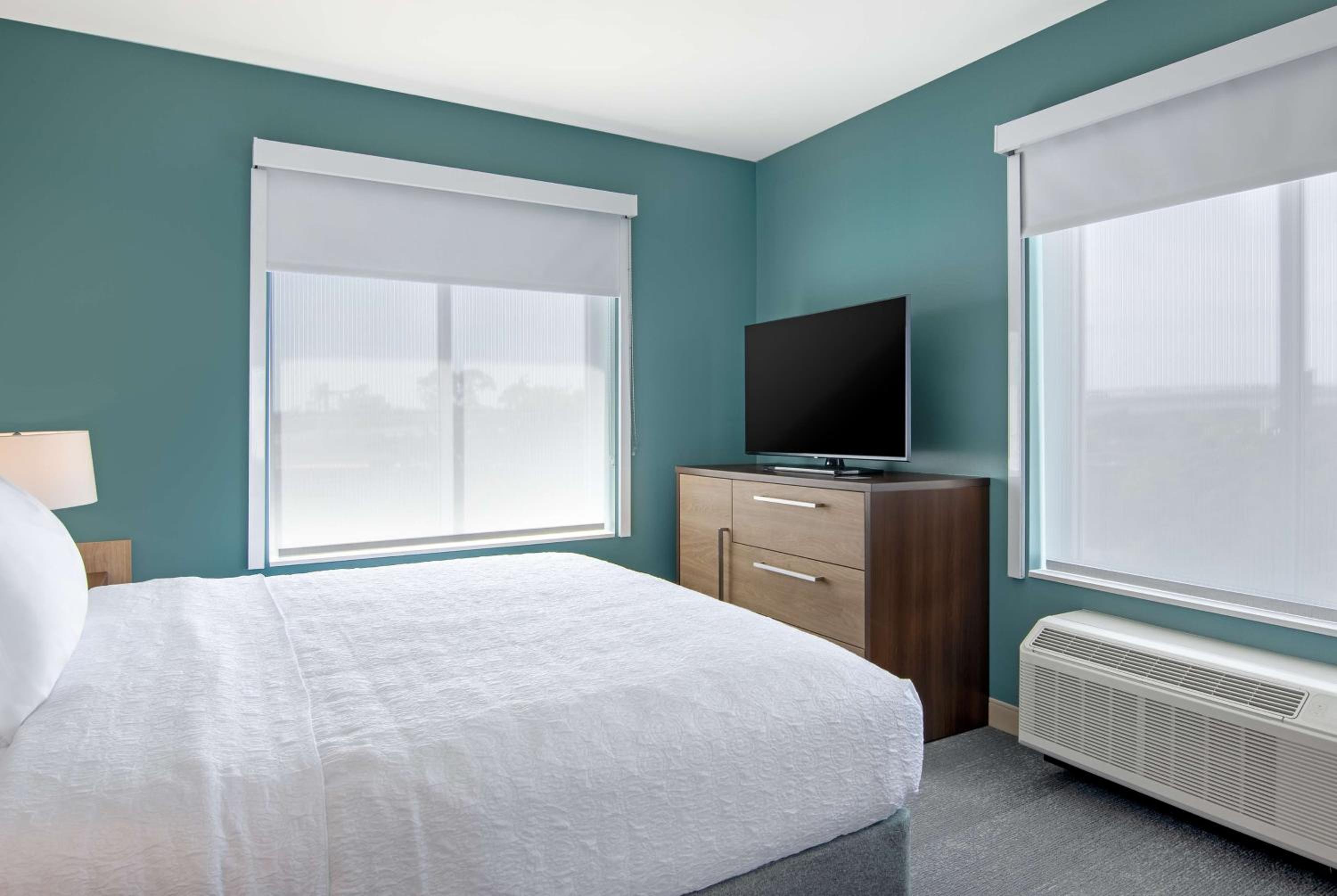 King Suite - Hearing Accessible - Photo 1