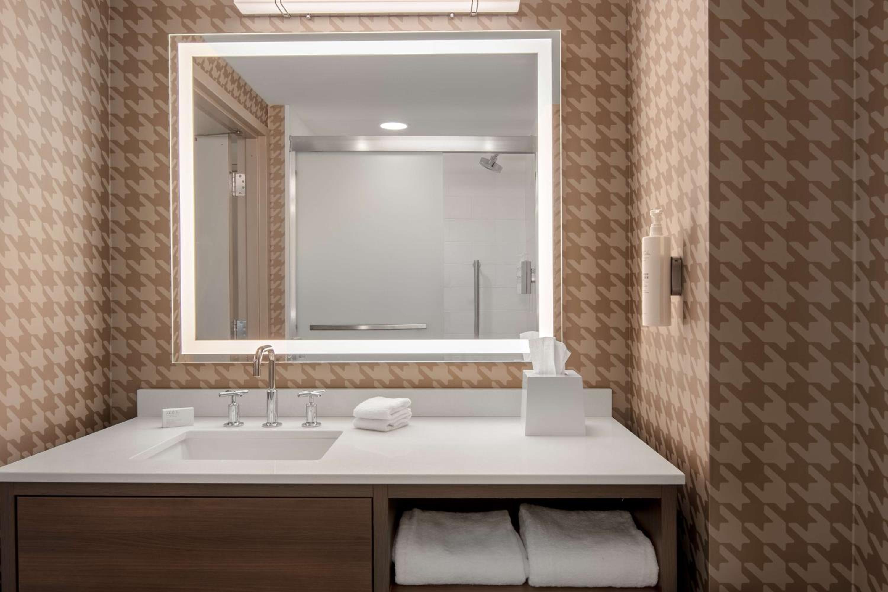 King Studio Suite - Photo 5