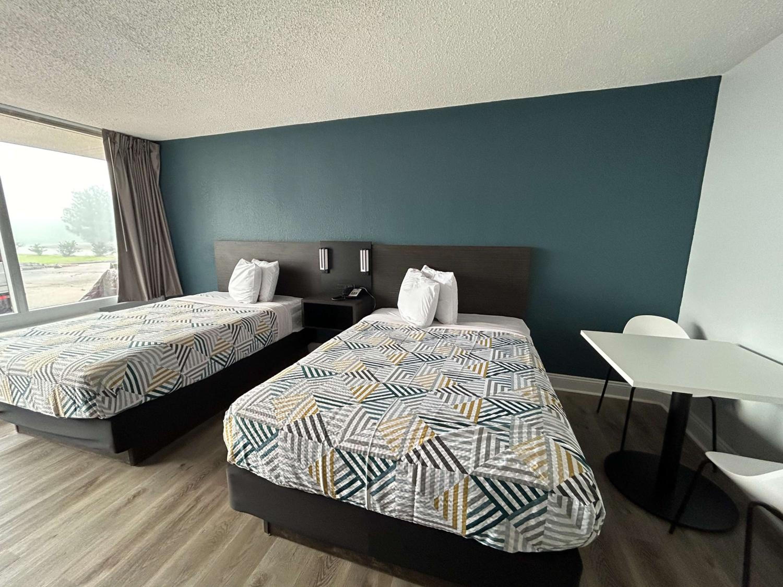 Quadruple Room - Non-Smoking photo 3
