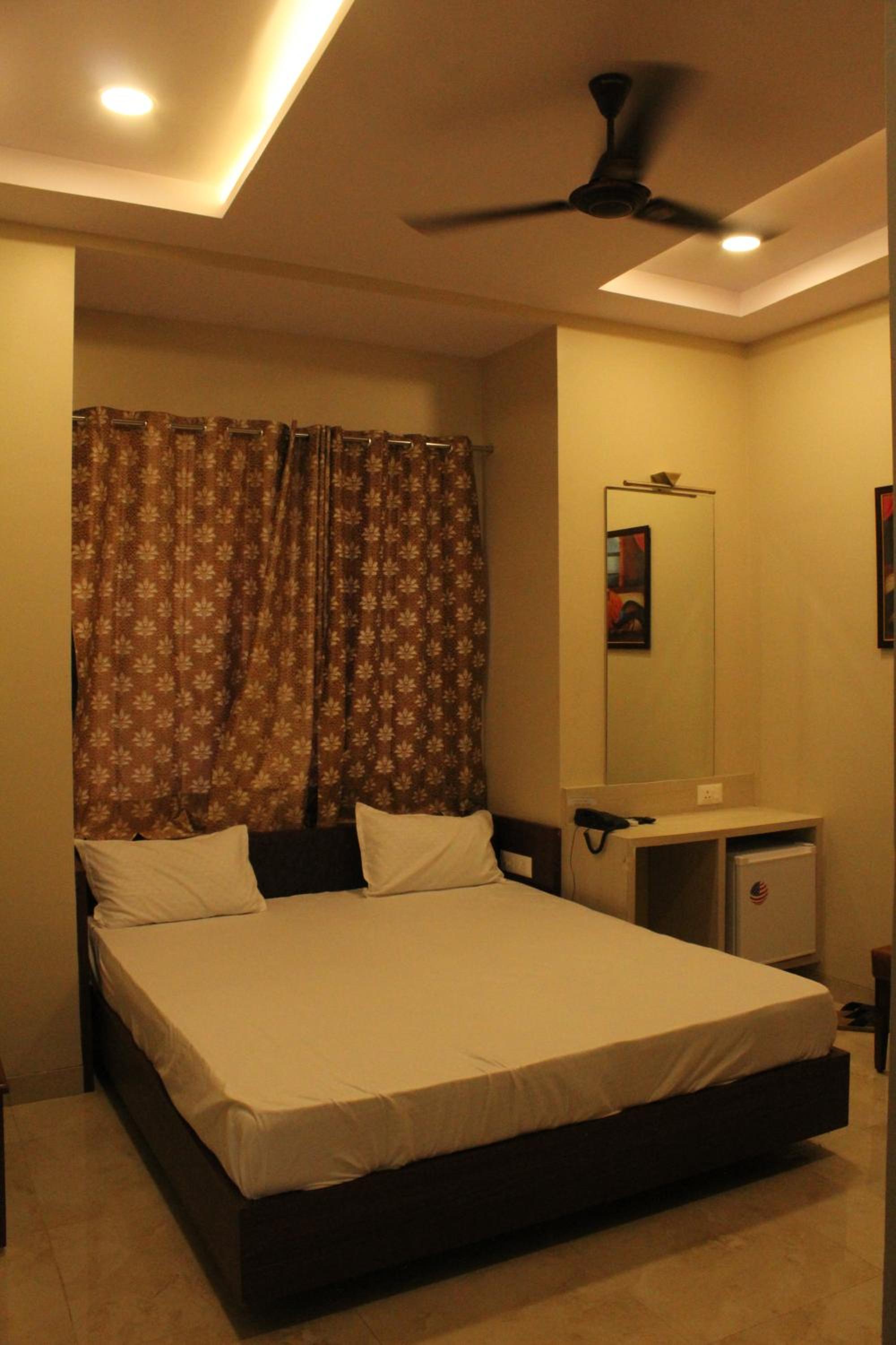 Deluxe Room - Photo 19