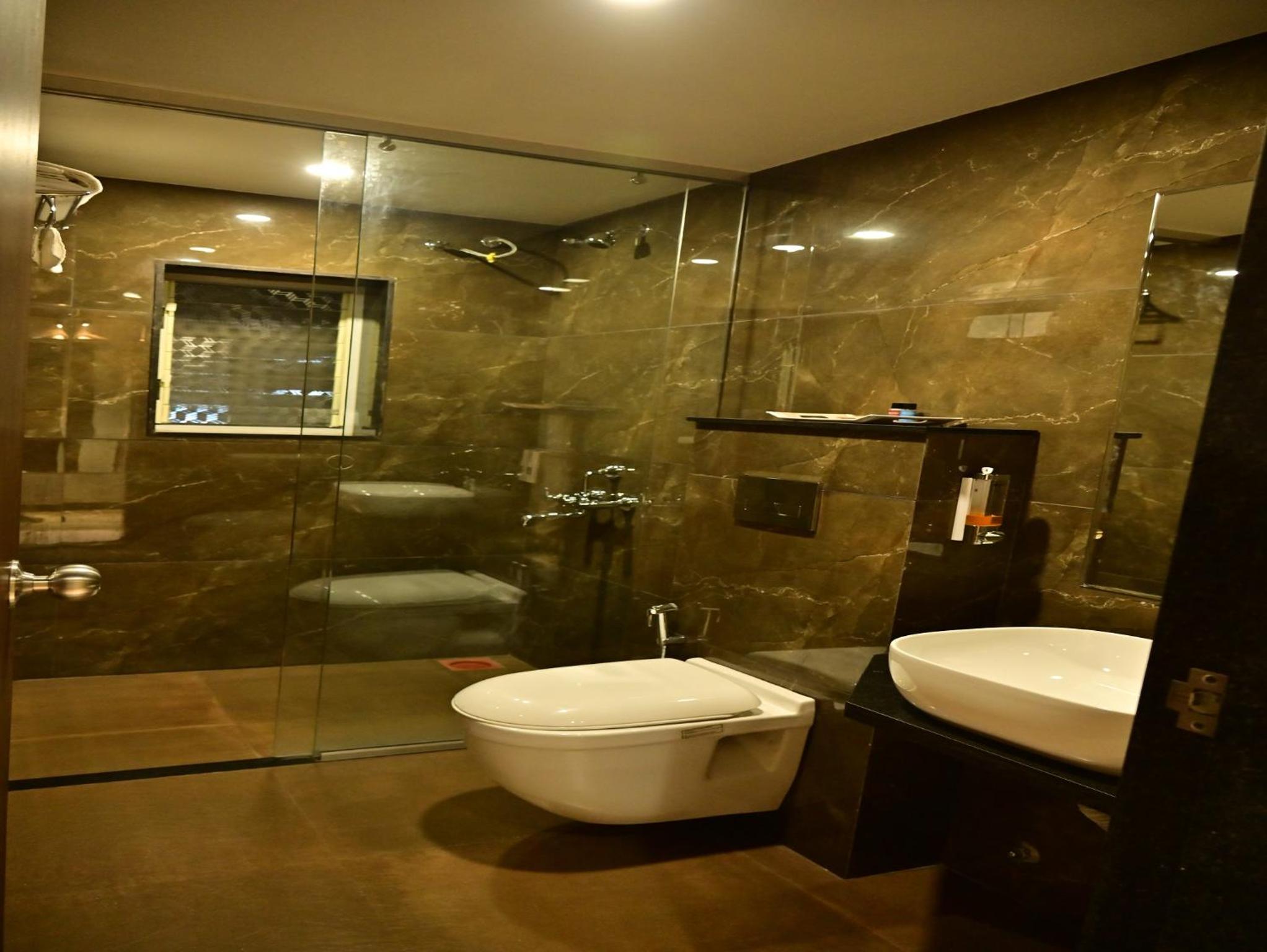 Deluxe Double Room - Photo 7