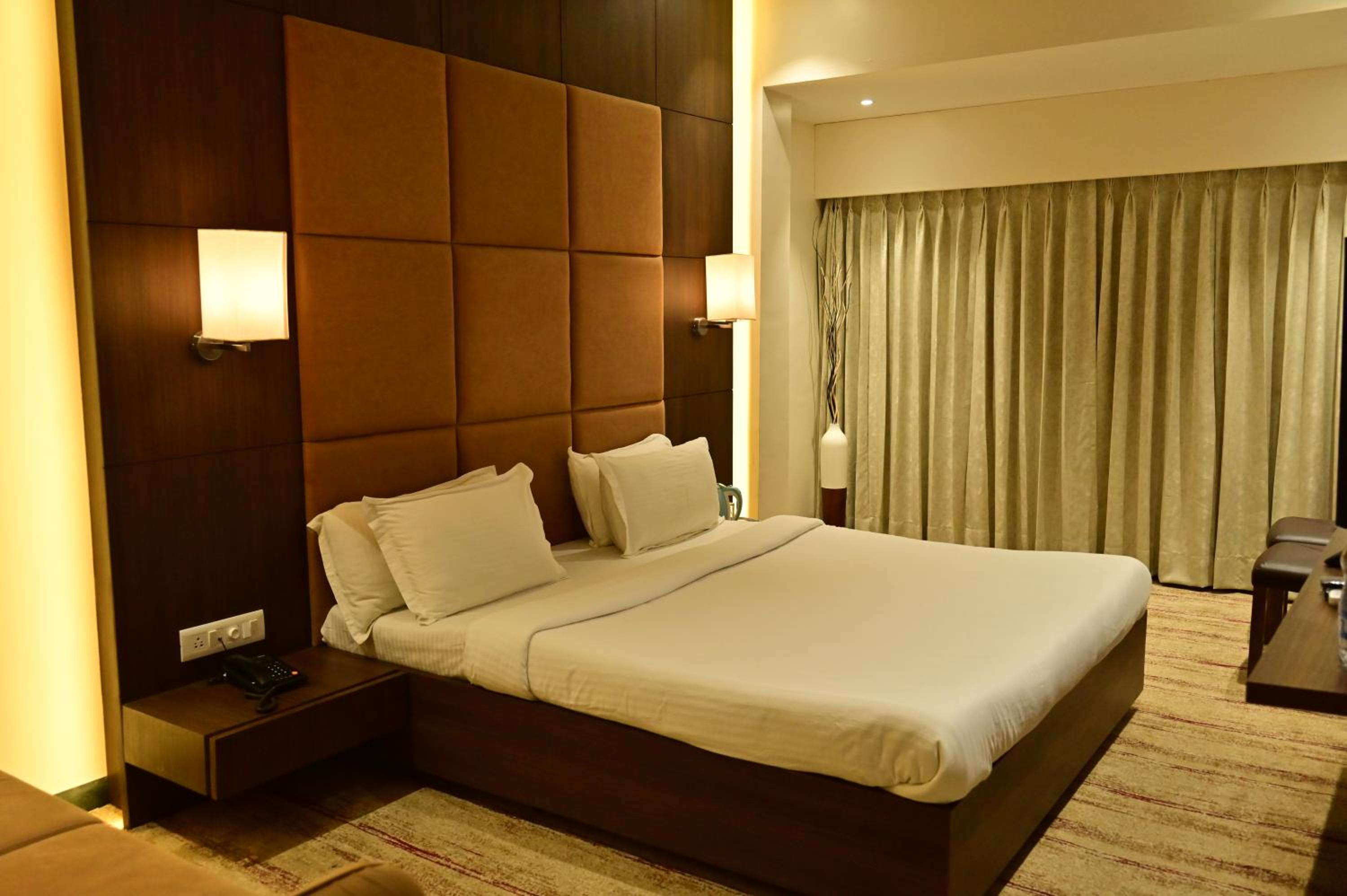 Deluxe Double Room - Photo 8