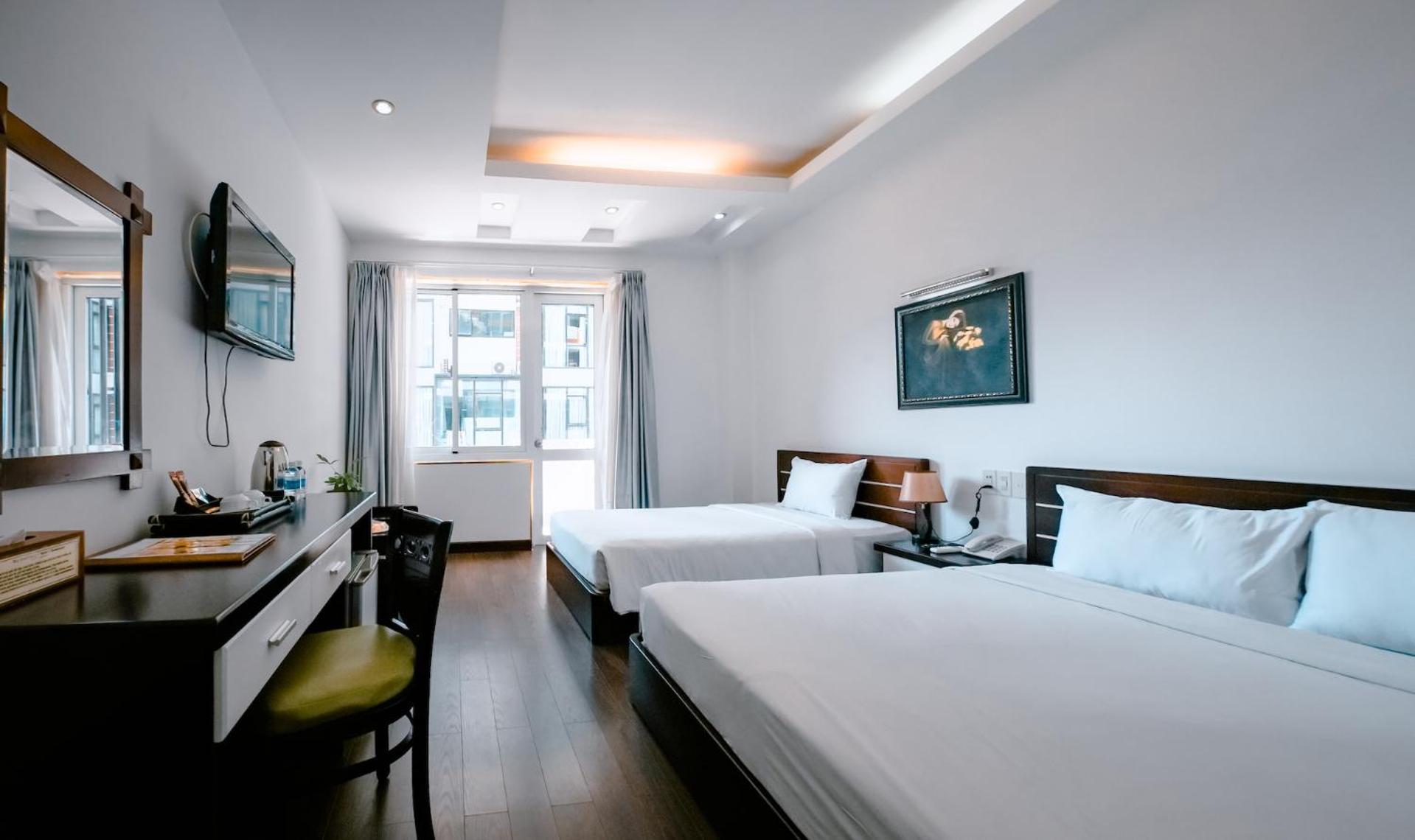 Deluxe Triple Room with City View