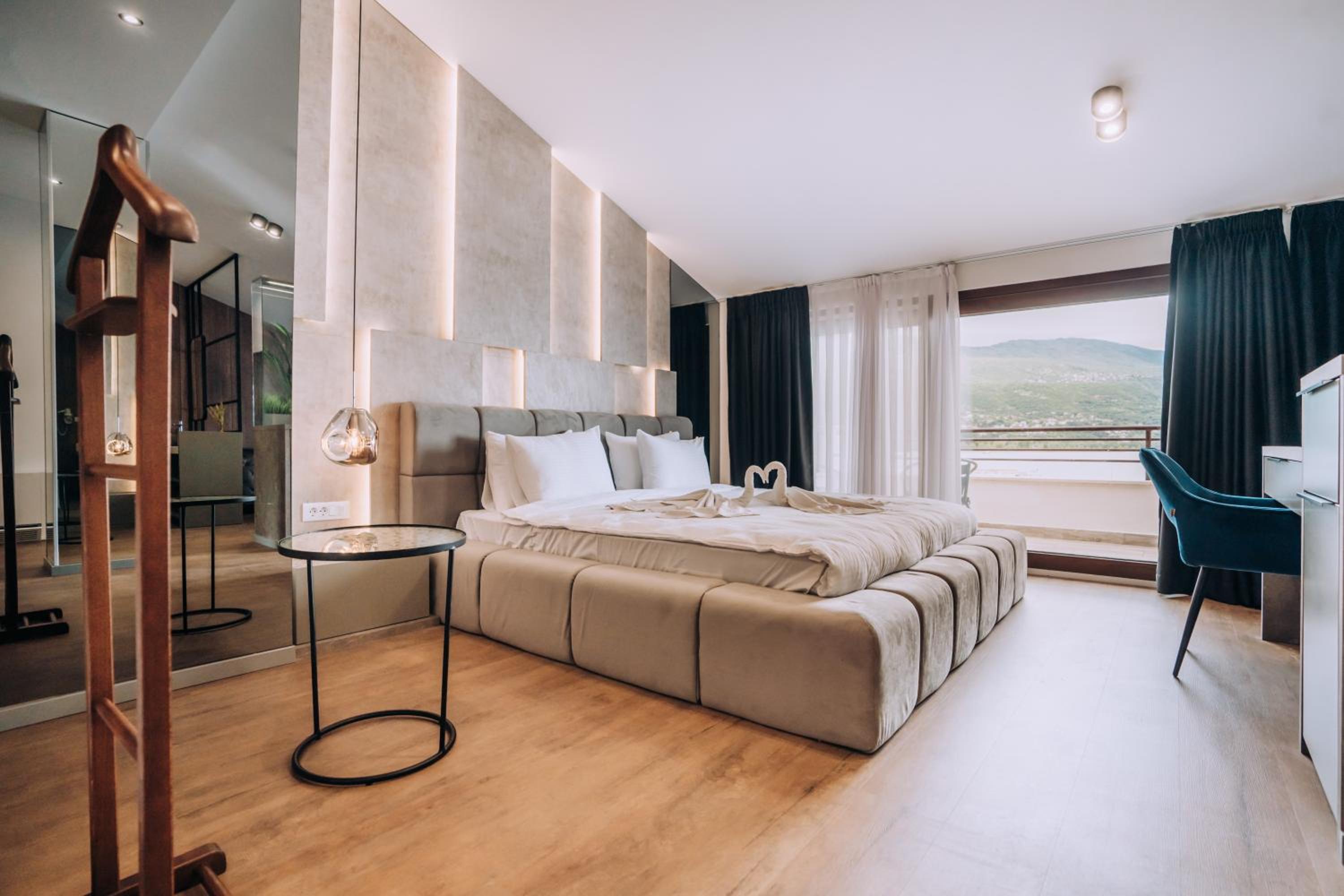 Deluxe Suite with Sea View