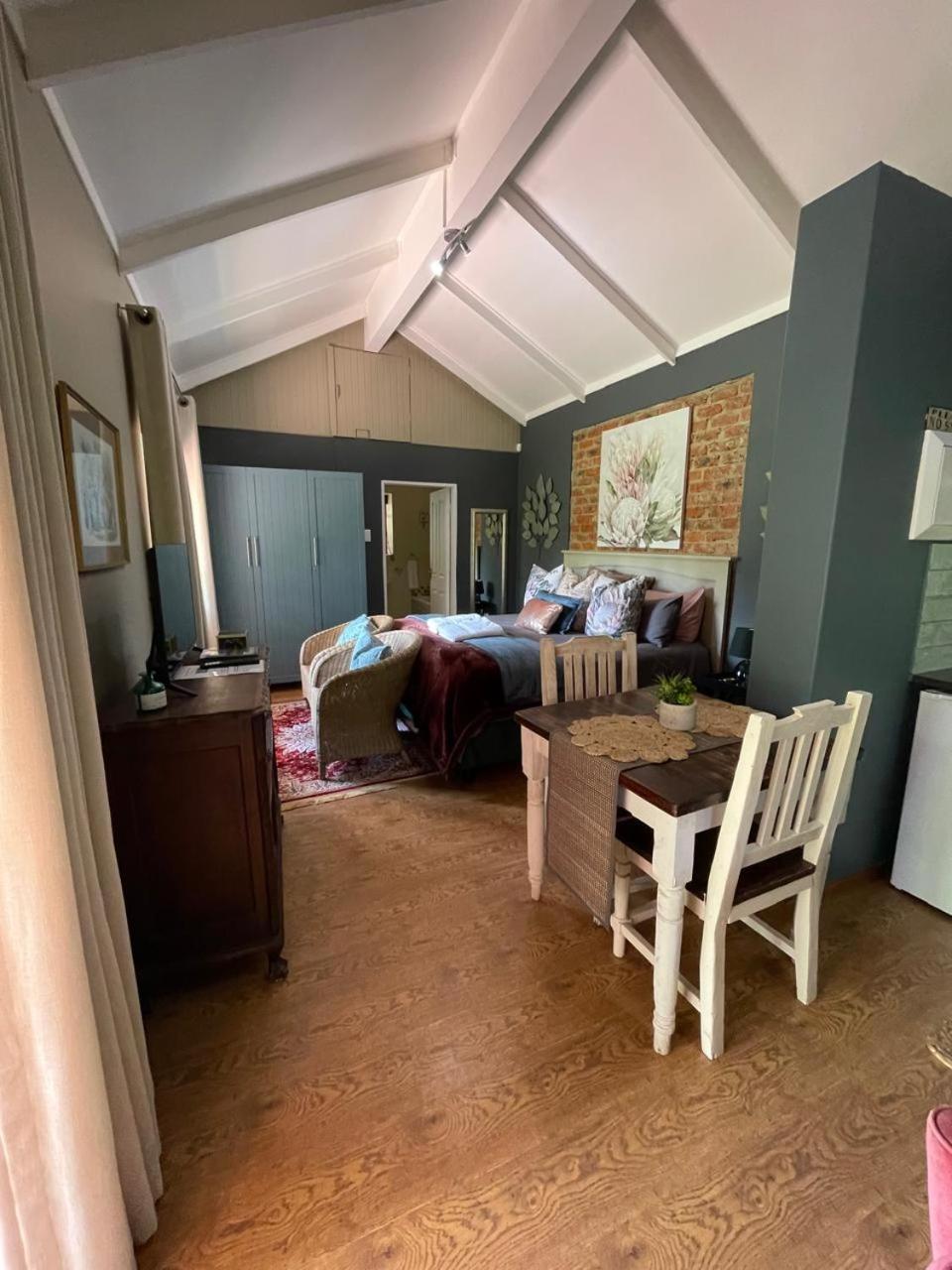 Cottage (2 Adults) photo 2