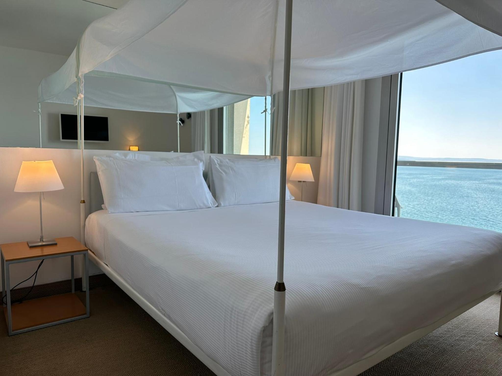 Double Room with Poster Bed