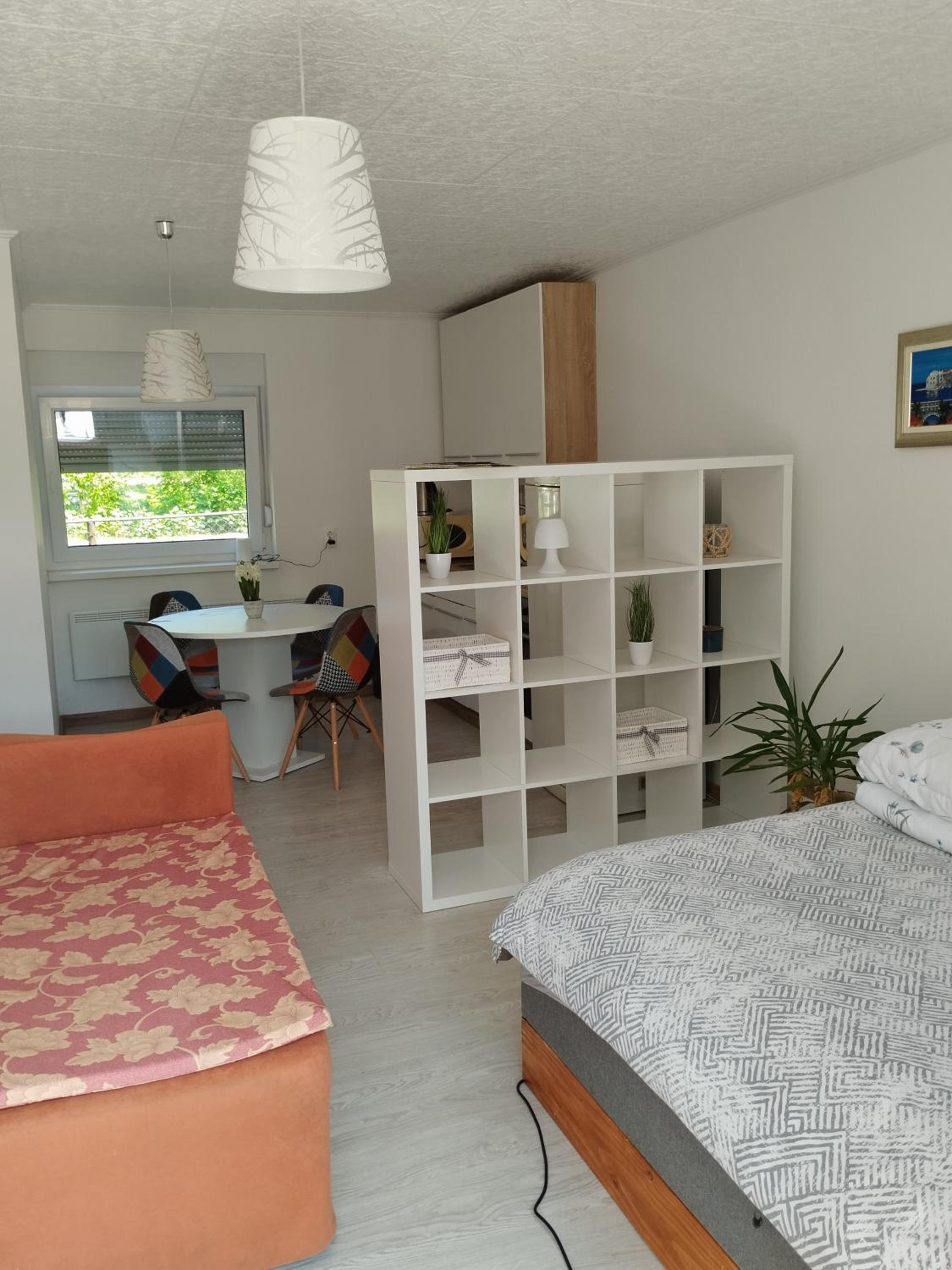 One-Bedroom Apartment photo 1